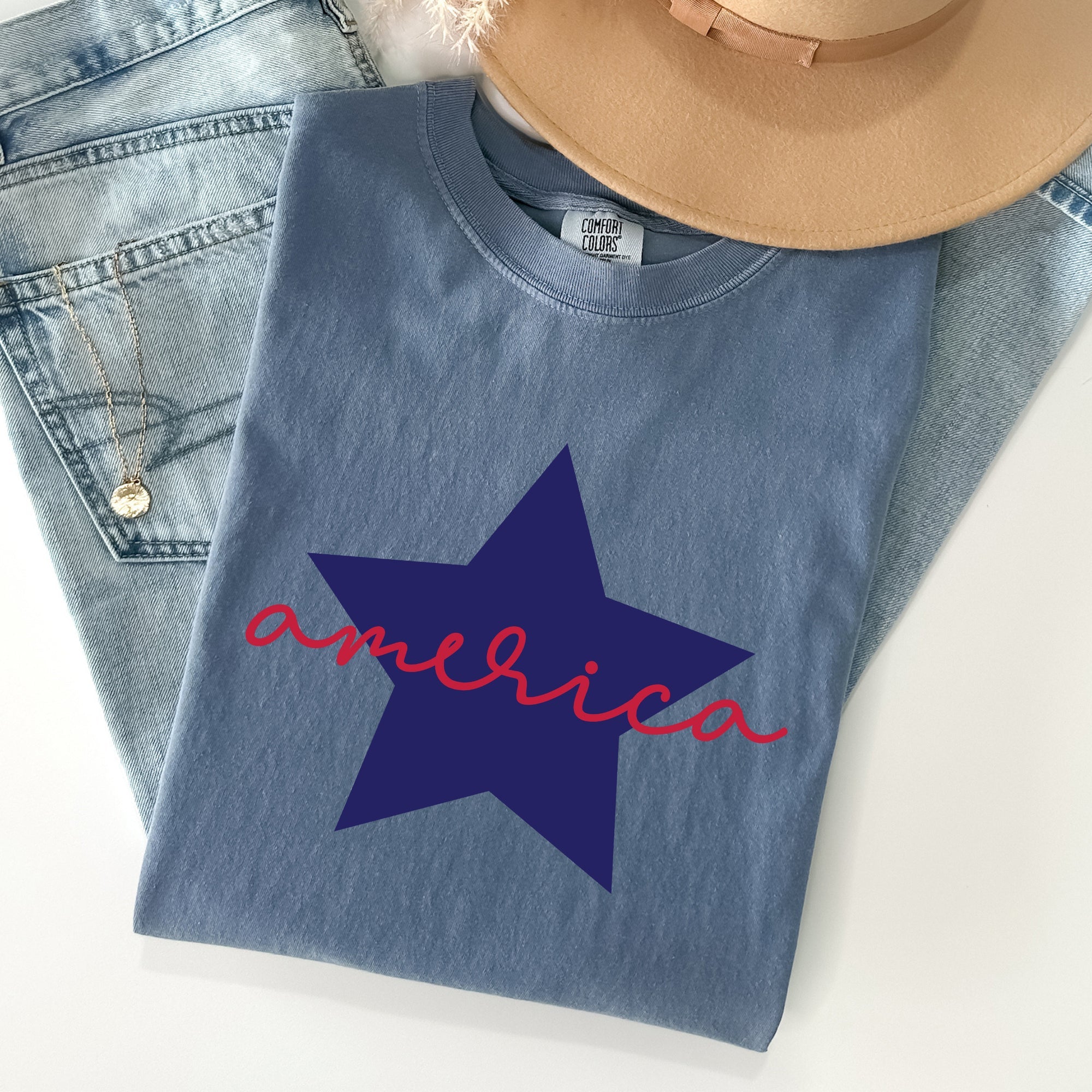 Retro America Star Red White Blue Patriotic Emblem Vintage Americana Pride Comfort Colors Tee