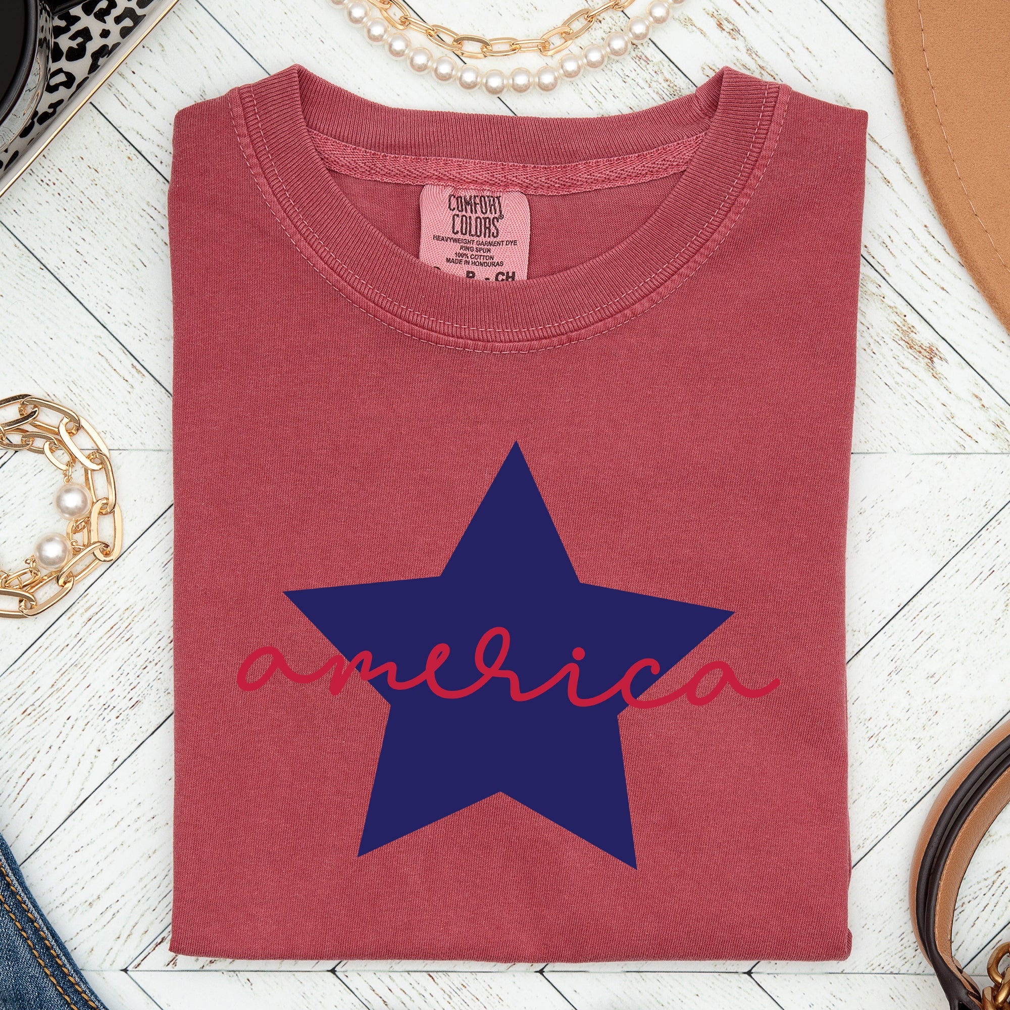 Retro America Star Red White Blue Patriotic Emblem Vintage Americana Pride Comfort Colors Tee
