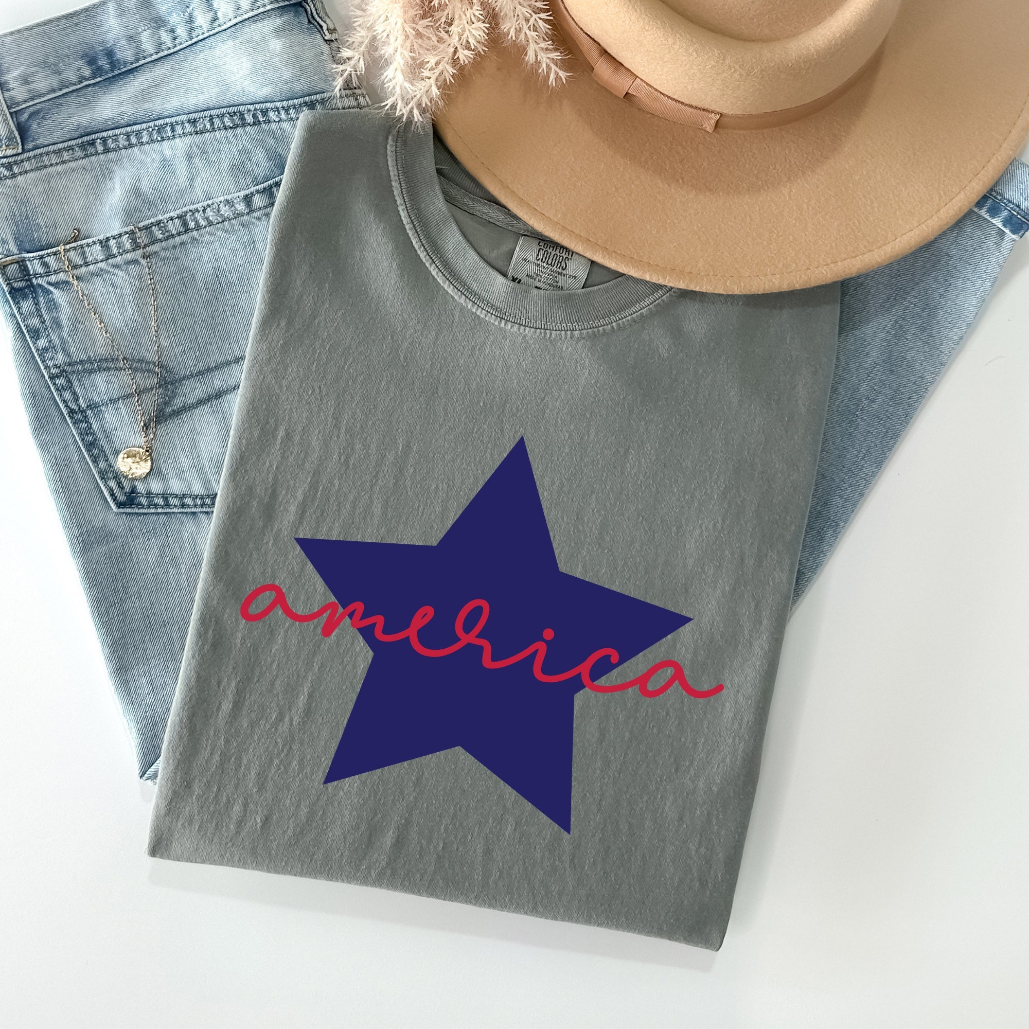 Retro America Star Red White Blue Patriotic Emblem Vintage Americana Pride Comfort Colors Tee