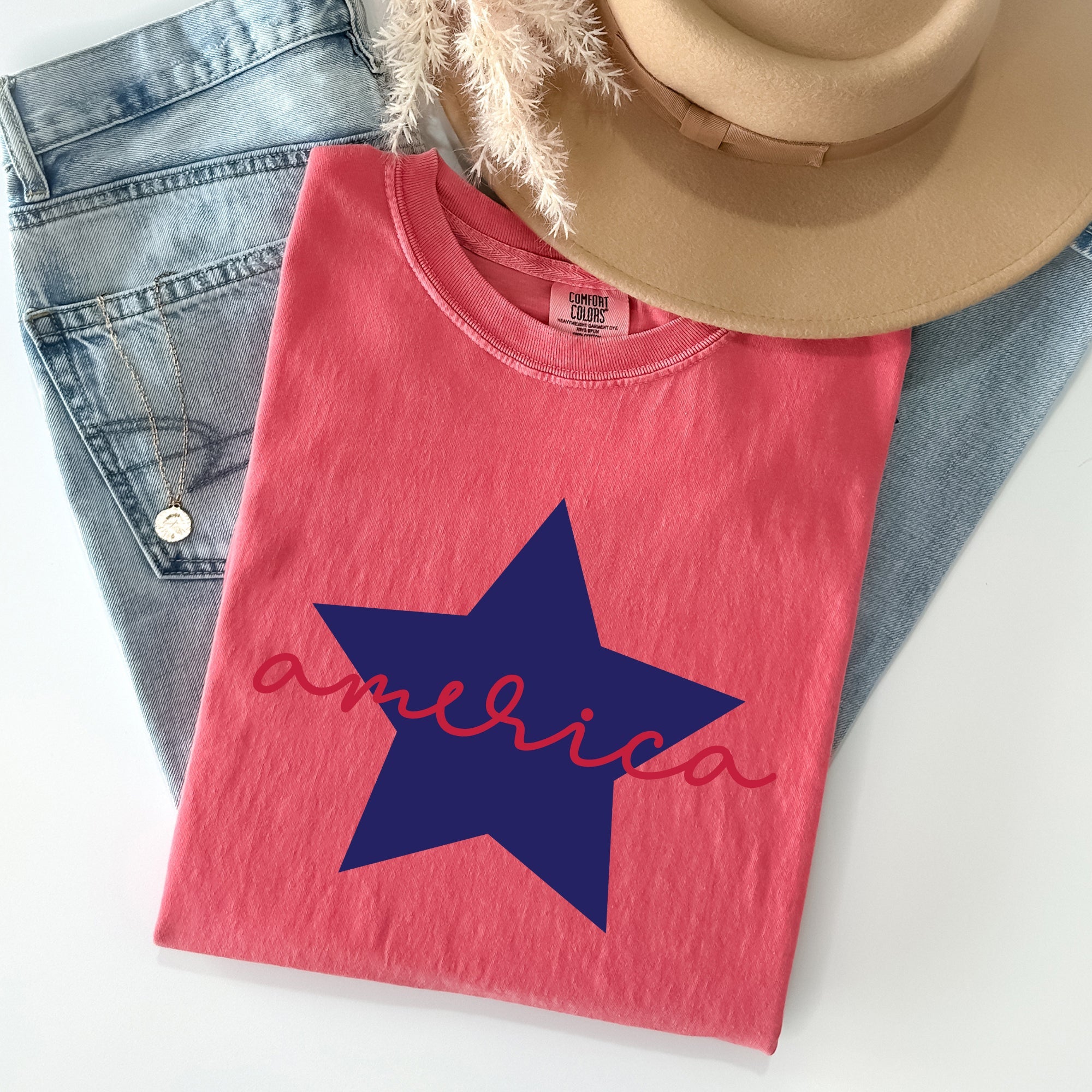 Retro America Star Red White Blue Patriotic Emblem Vintage Americana Pride Comfort Colors Tee