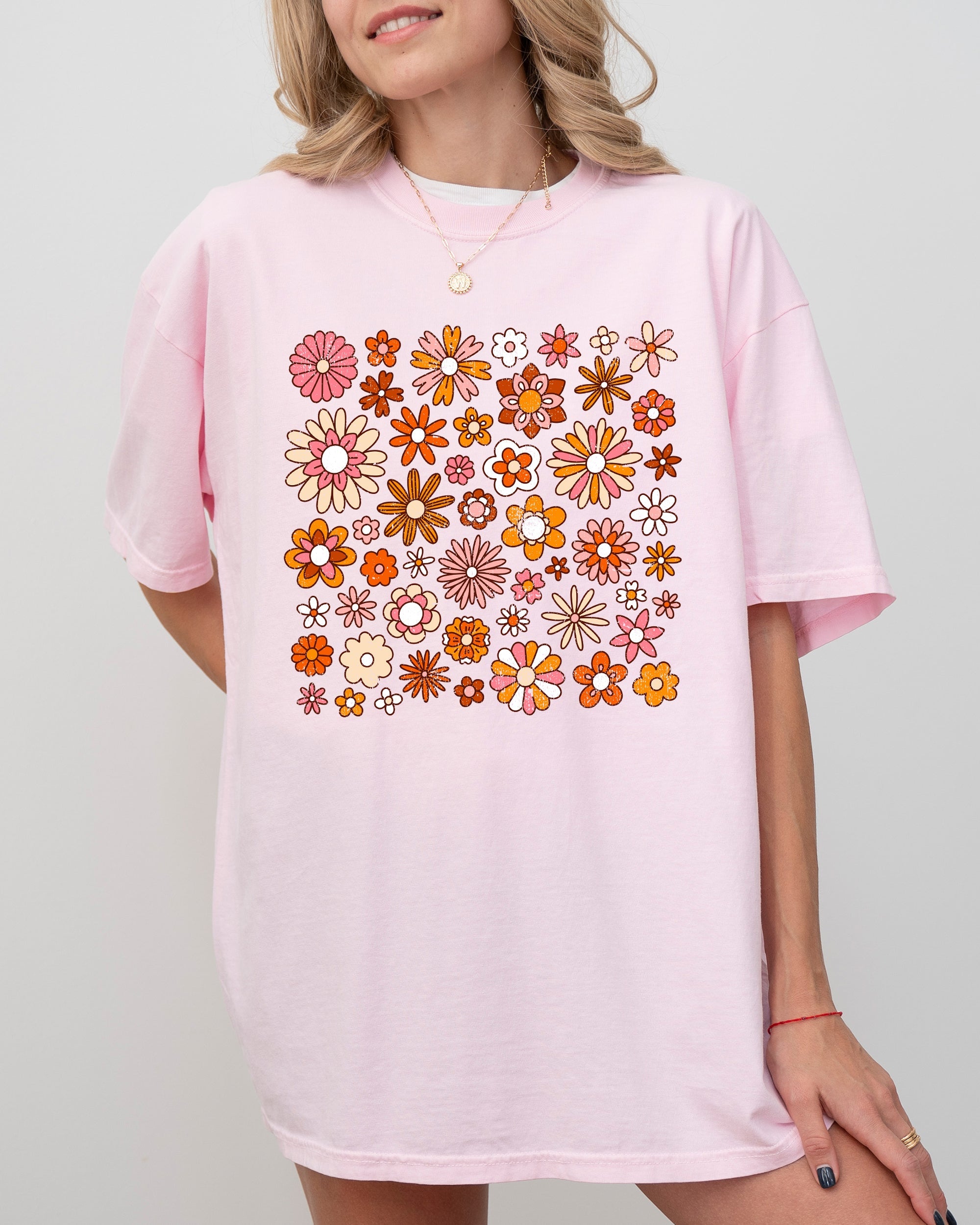 Retro Autumn Flowers Vintage Floral Pattern Autumn Seasonal Thanksgiving Halloween Floral Art Comfort Colors Tee
