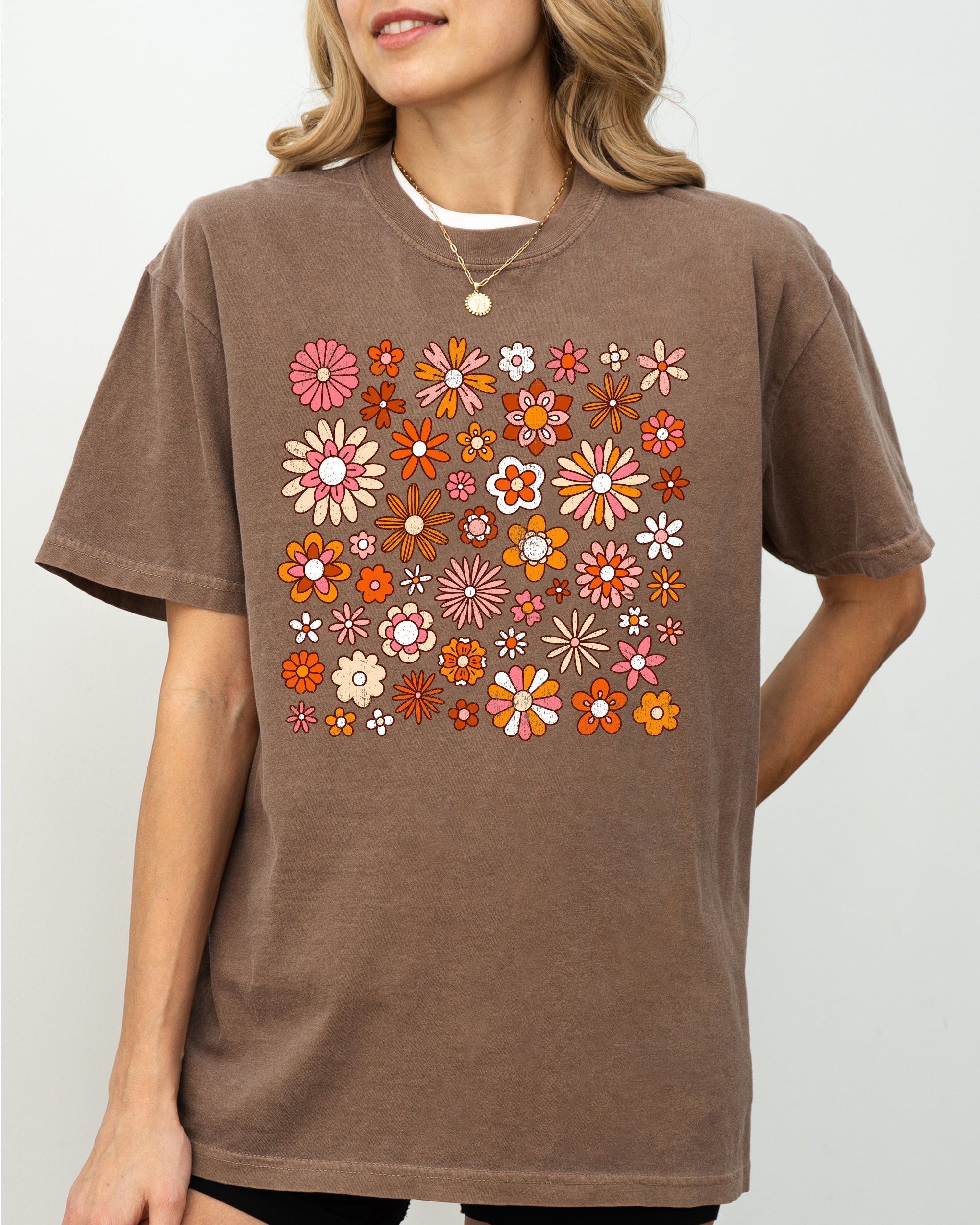 Retro Autumn Flowers Vintage Floral Pattern Autumn Seasonal Thanksgiving Halloween Floral Art Comfort Colors Tee