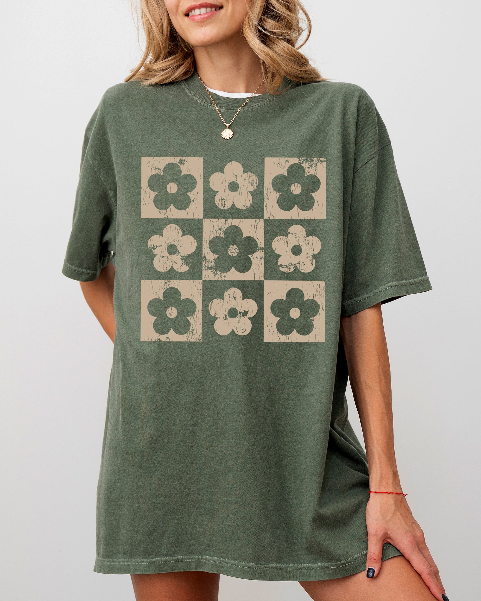 Retro Checkered Flowers Minimalist Vintage Style Graphic Artwork Print Comfort Colors Tee