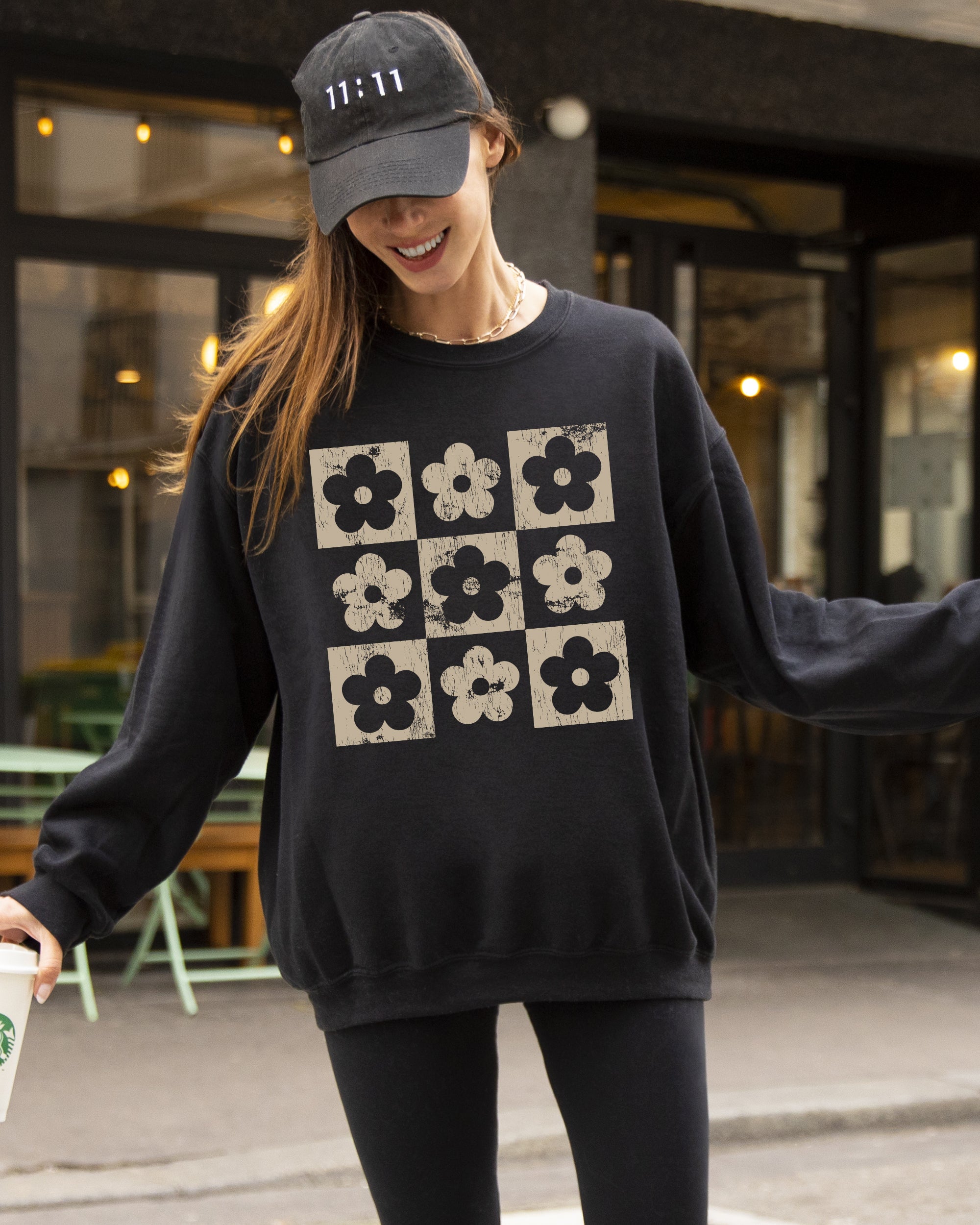 Retro Checkered Flowers Minimalist Vintage Print Artwork Cozy Cotton Blend Sweatshirt