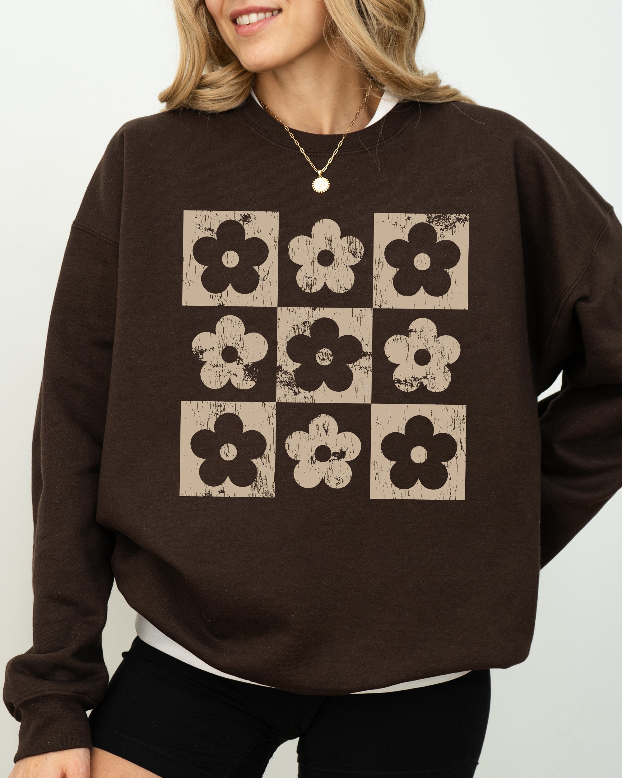Retro Checkered Flowers Minimalist Vintage Print Artwork Cozy Cotton Blend Sweatshirt