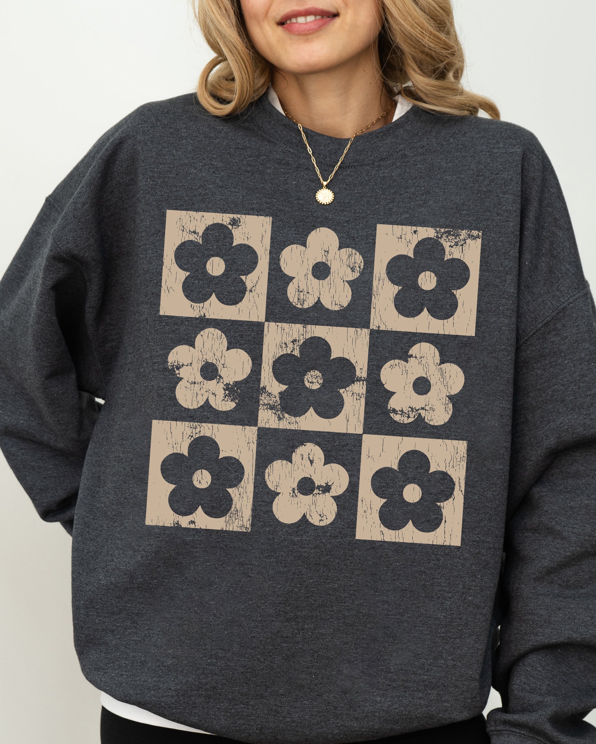Retro Checkered Flowers Minimalist Vintage Print Artwork Cozy Cotton Blend Sweatshirt