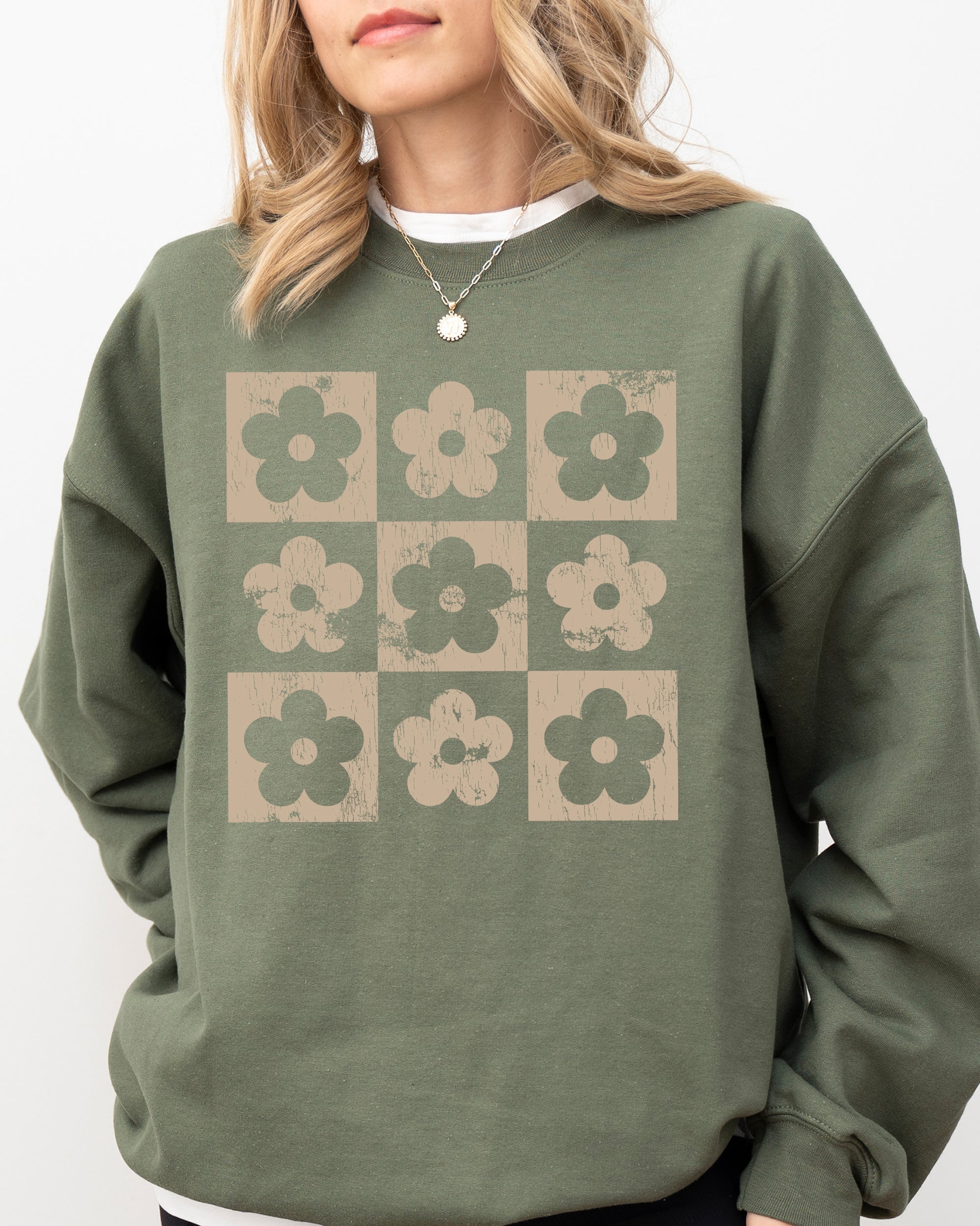 Retro Checkered Flowers Minimalist Vintage Print Artwork Cozy Cotton Blend Sweatshirt