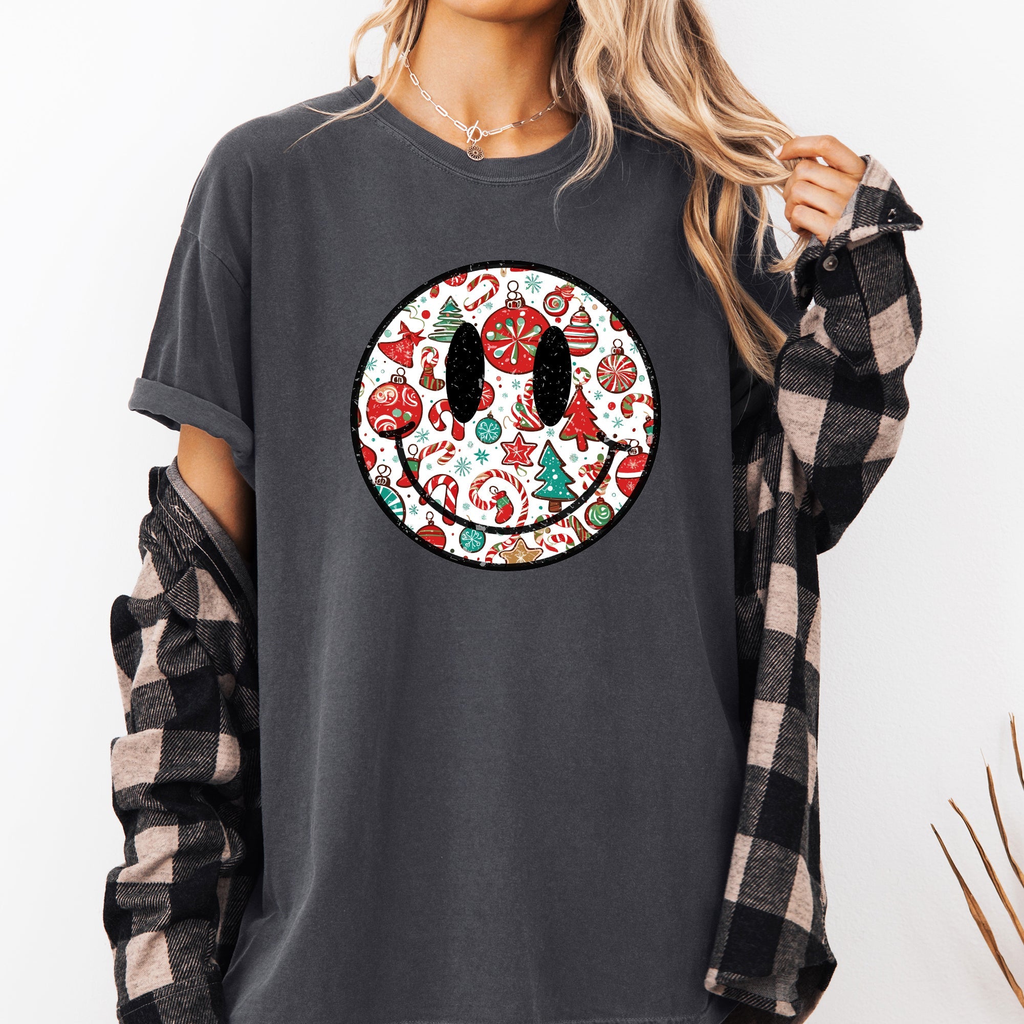 Retro Christmas Smiley Santa Claus Snowy Night Vintage Winter Holiday Party Cheer Comfort Colors Tee