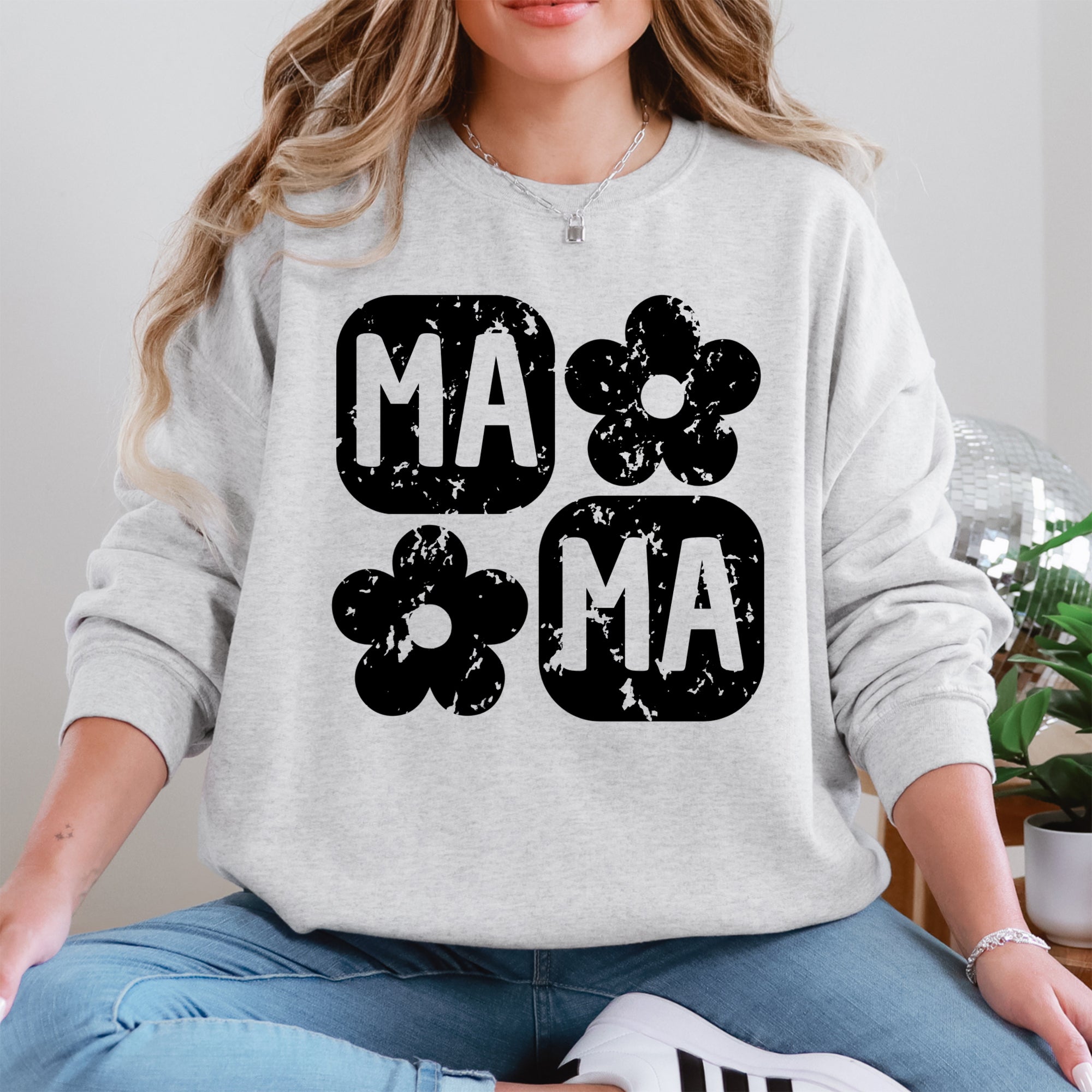 Retro Floral Mama Vintage Mother's Day Charming Floral Pattern Celebration Sweatshirt