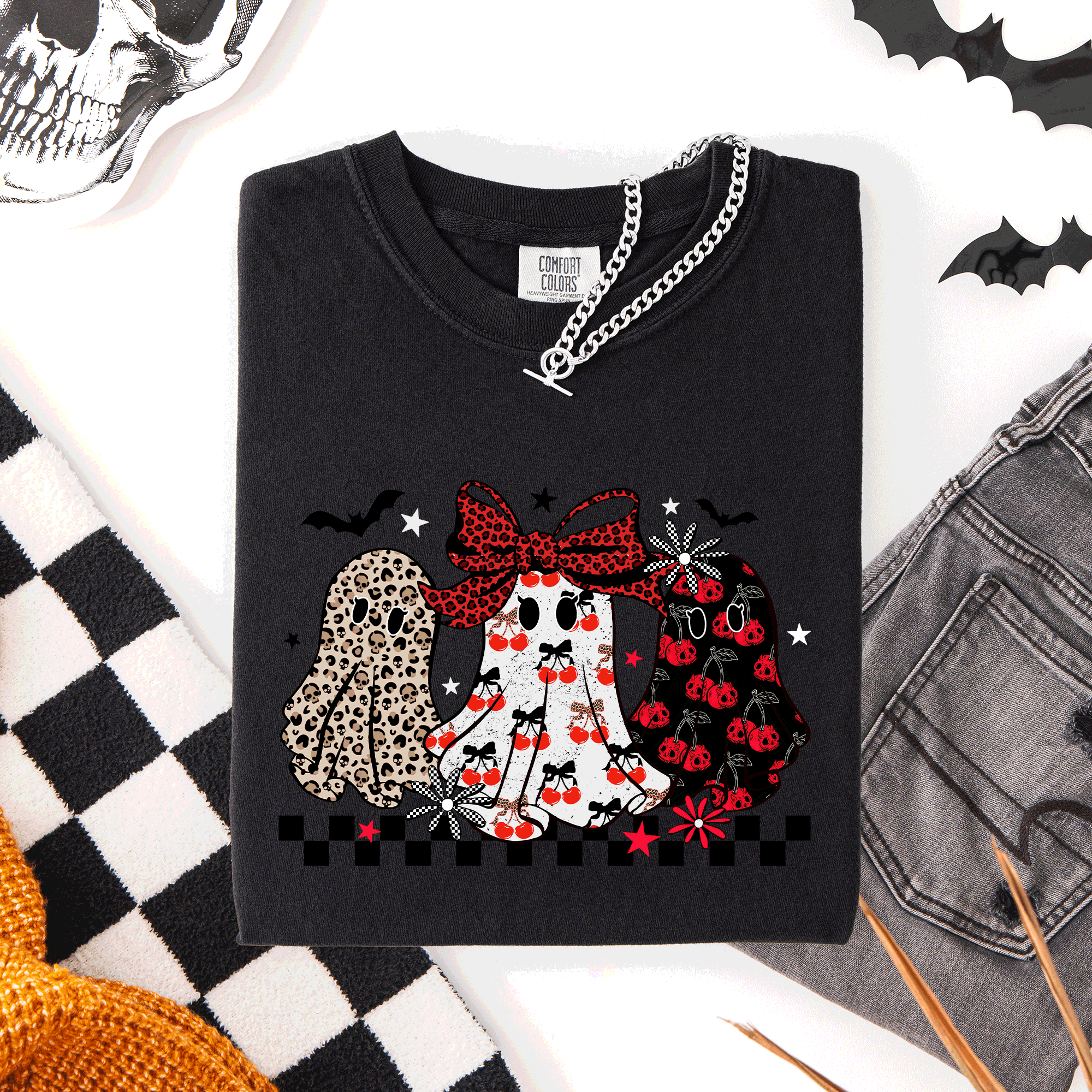 Retro Halloween Ghosts, Checkered Pattern, Vintage Halloween Imagery, Nostalgic Seasonal Artwork Comfort Colors Tee