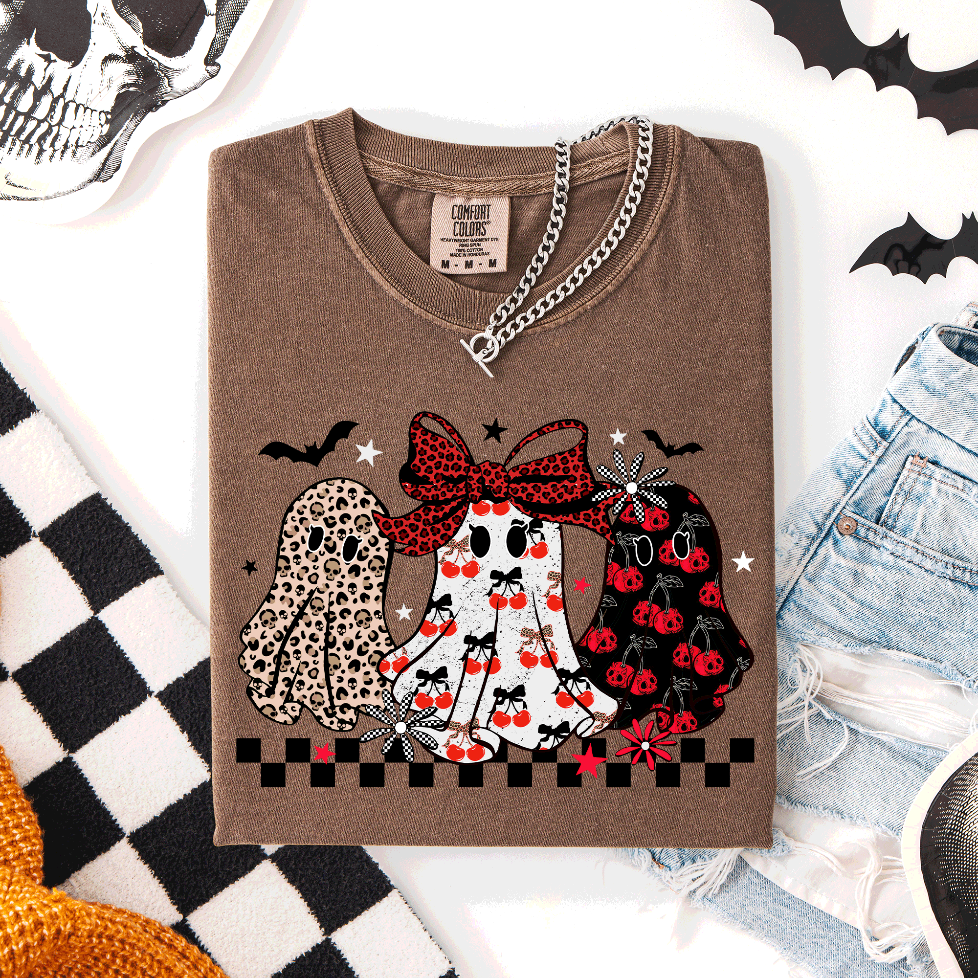 Retro Halloween Ghosts, Checkered Pattern, Vintage Halloween Imagery, Nostalgic Seasonal Artwork Comfort Colors Tee