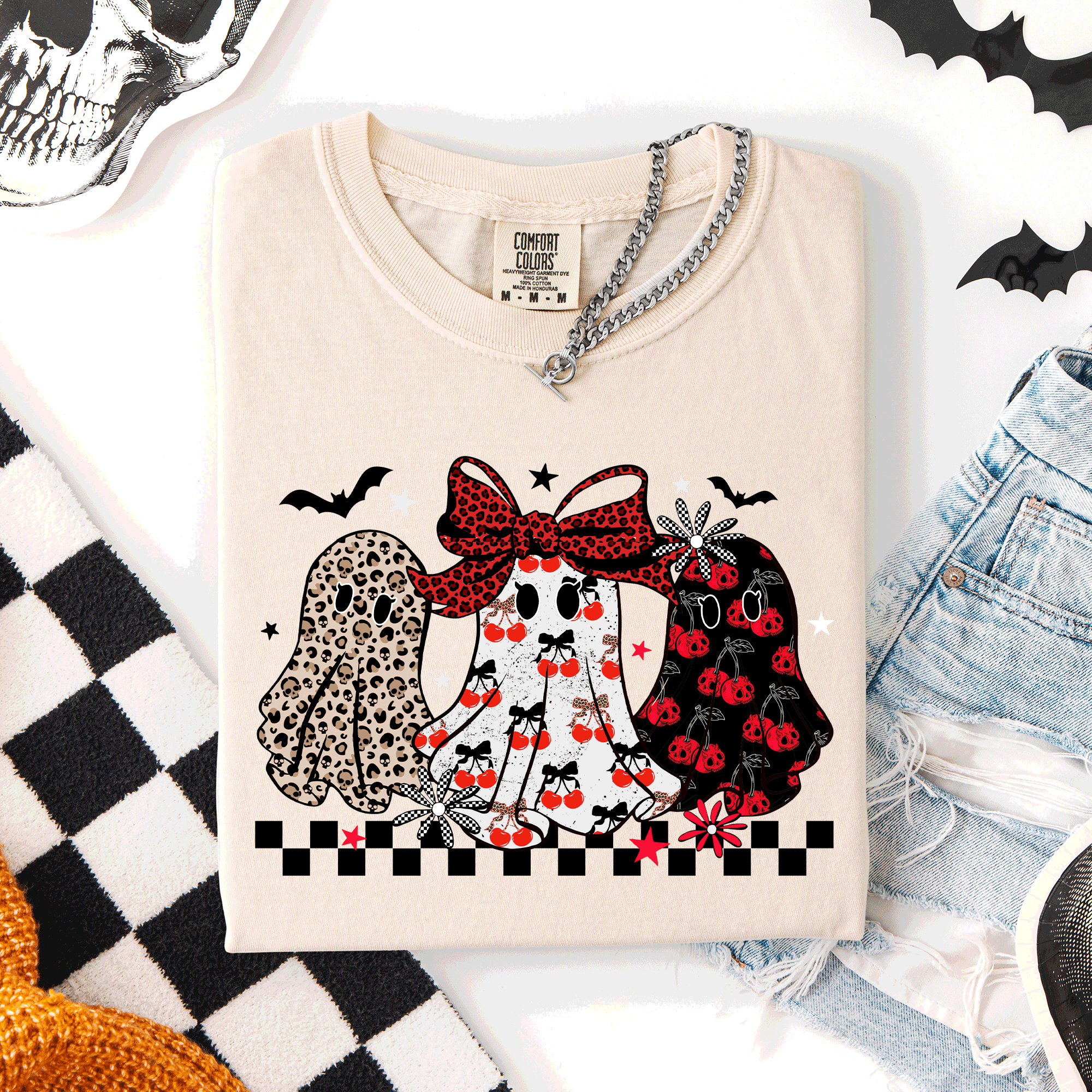 Retro Halloween Ghosts, Checkered Pattern, Vintage Halloween Imagery, Nostalgic Seasonal Artwork Comfort Colors Tee