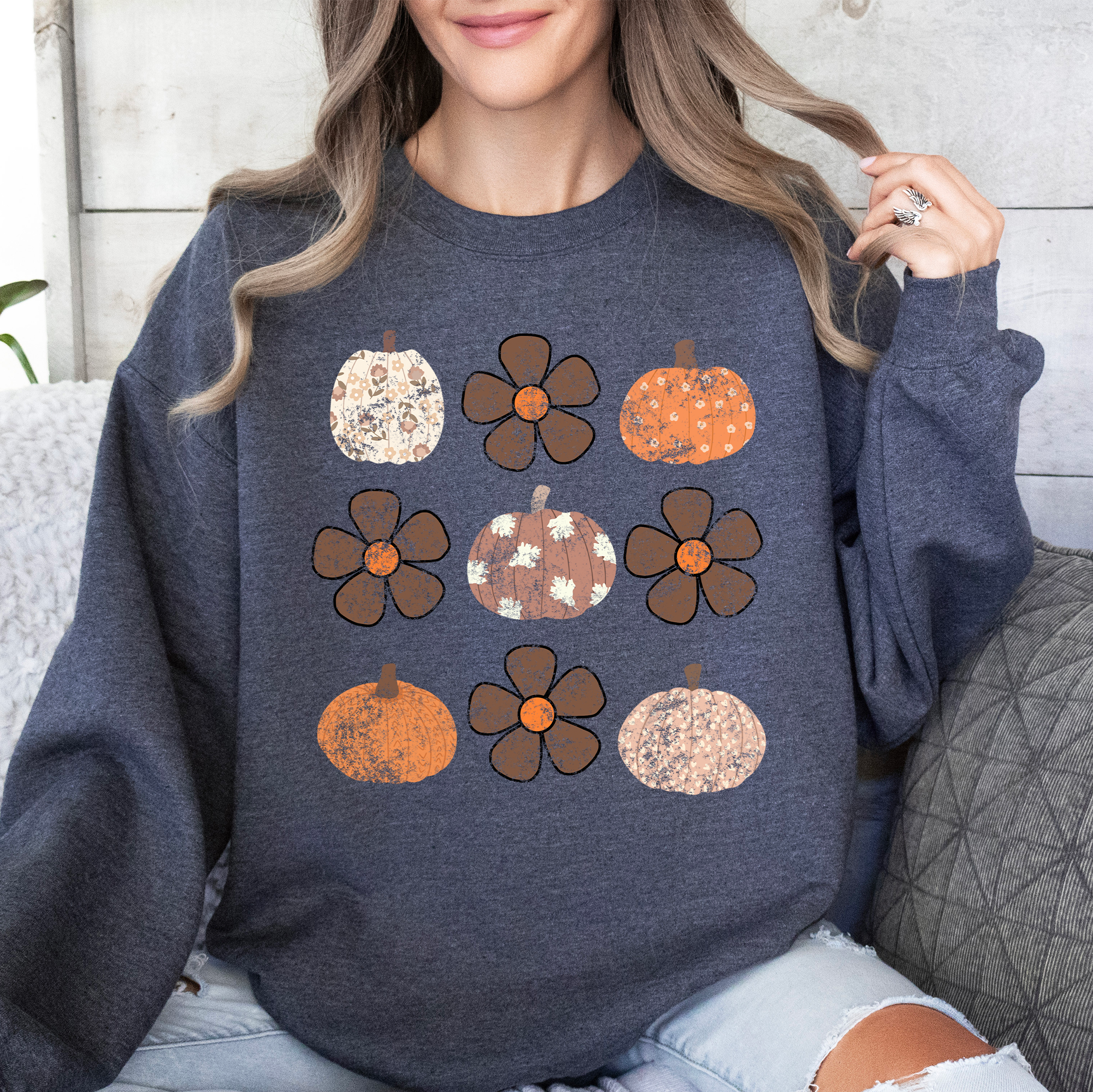 Retro Halloween Floral Pumpkin Pattern Sweatshirt For Cozy Autumn Layering Wardrobe Essential