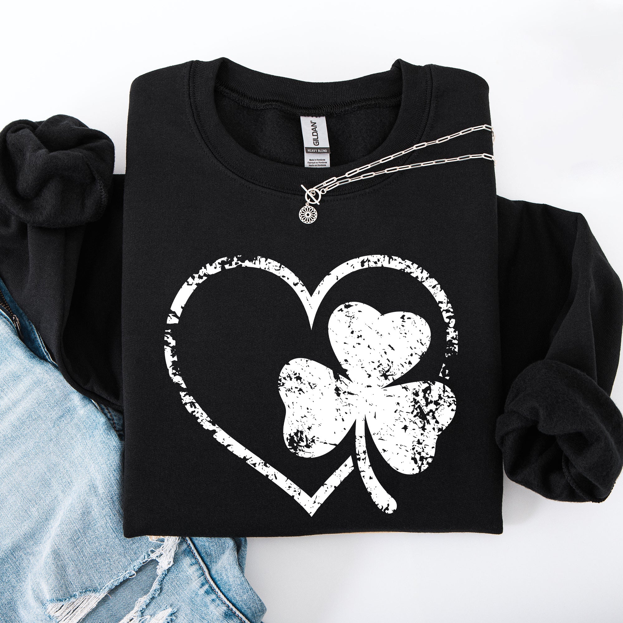 Retro Heart Vintage St Patrick's Day Shamrock Clover Lucky Leprechaun Sweatshirt