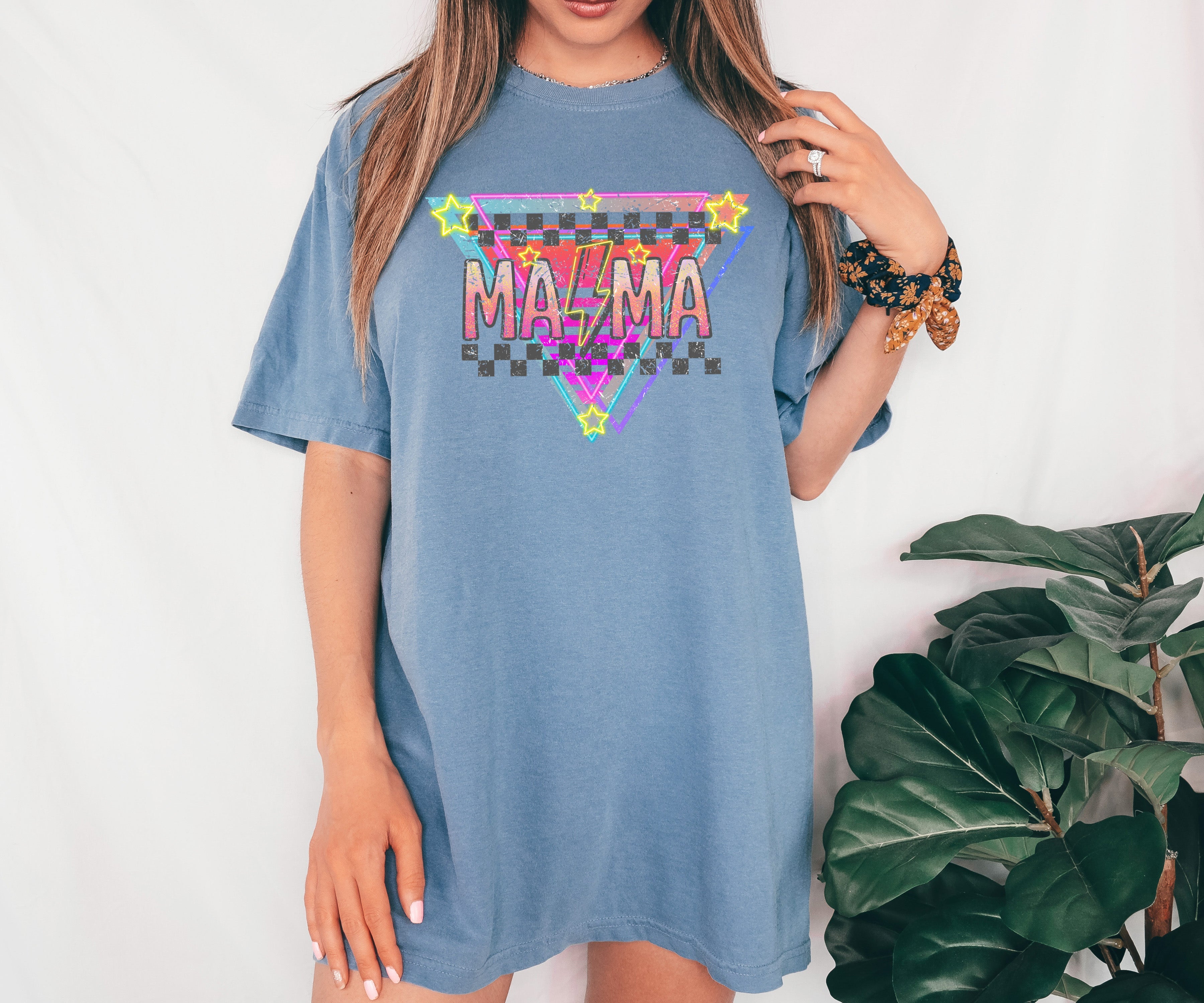 Retro Mama 80s Style Colorful Vintage Mom Baby Shower Pregnant Comfort Colors Tee
