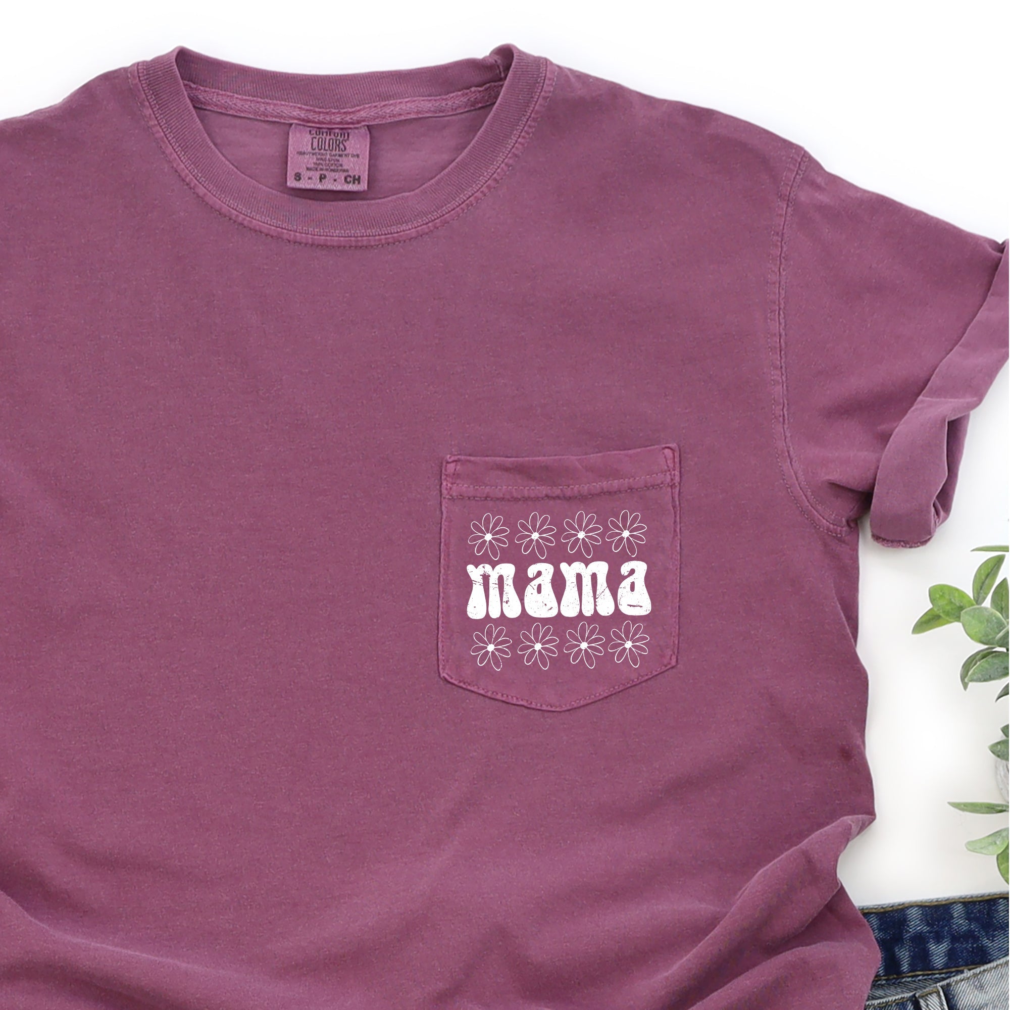 Retro Mama Daisy Vintage Floral Garden Illustration In Hand Lettering Comfort Colors Tee