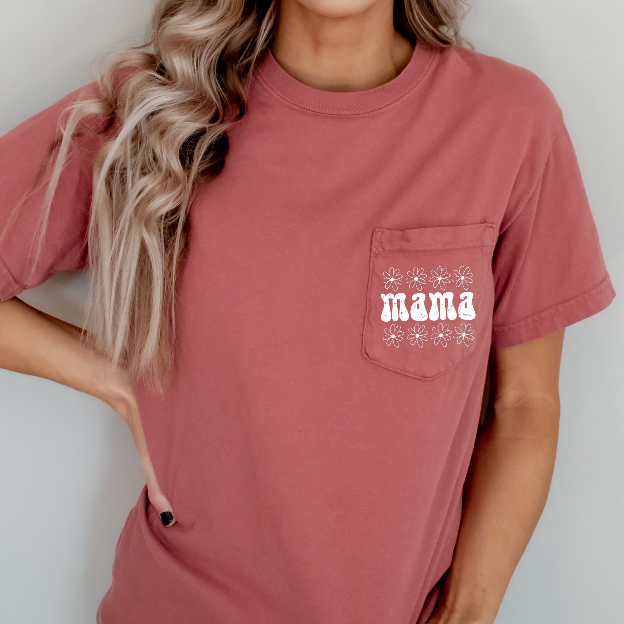 Retro Mama Daisy Vintage Floral Garden Illustration In Hand Lettering Comfort Colors Tee