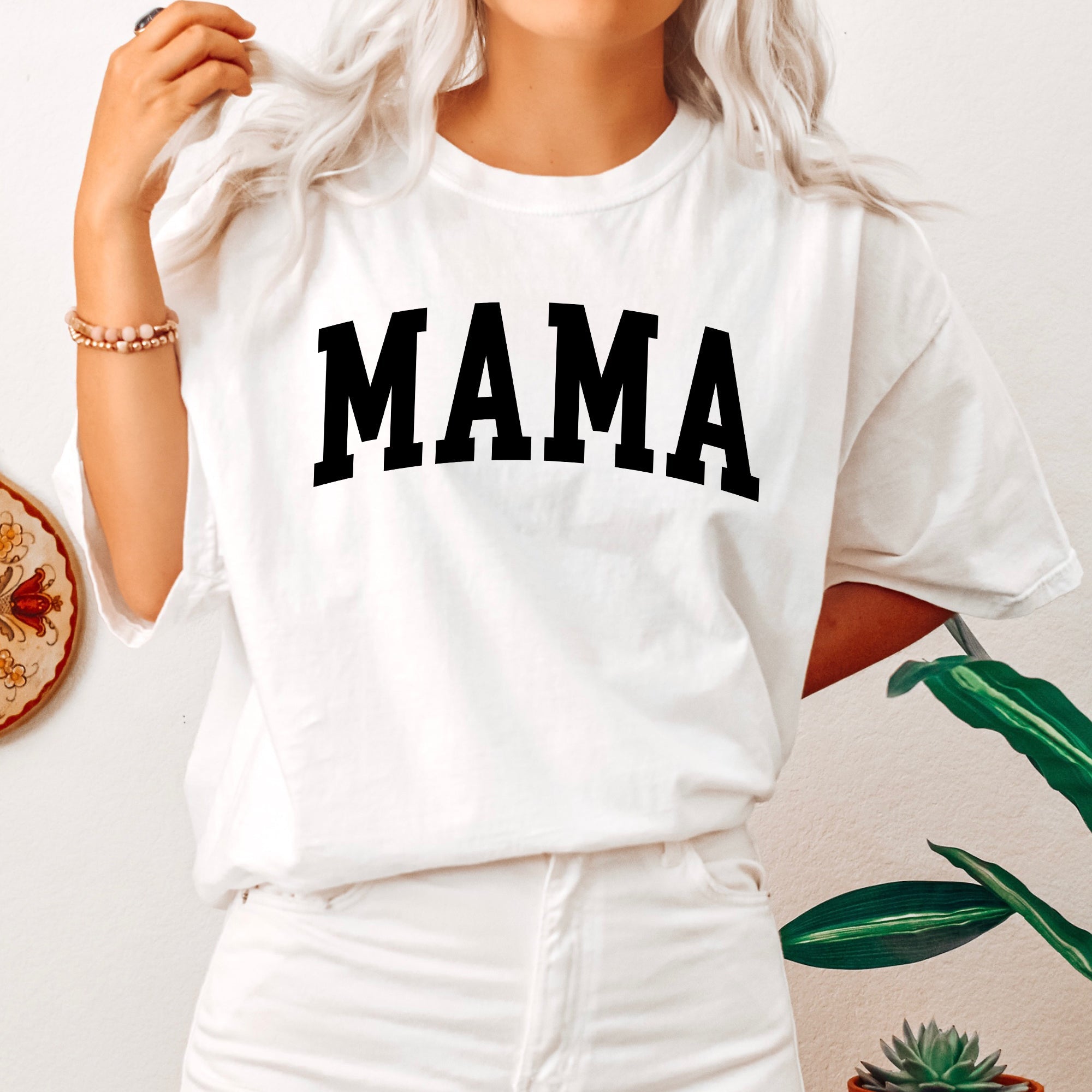 Retro Mama Vintage Lettering Motherhood Minimalist Mother's Day Edition Comfort Colors Tee