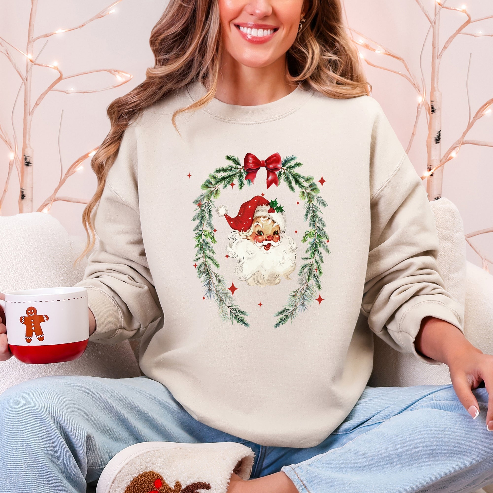 Retro Santa Christmas Vintage Festive Nostalgic Holiday Cheer Old Fashioned Christmas Charm Classic Seasonal Sweatshirt