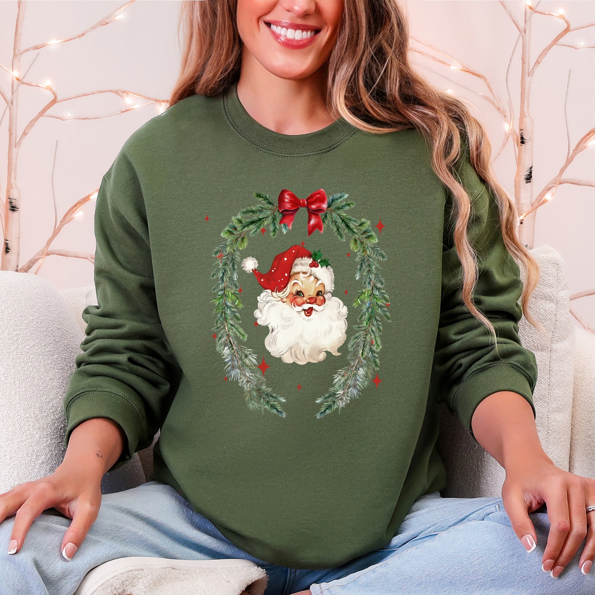 Retro Santa Christmas Vintage Festive Nostalgic Holiday Cheer Old Fashioned Christmas Charm Classic Seasonal Sweatshirt