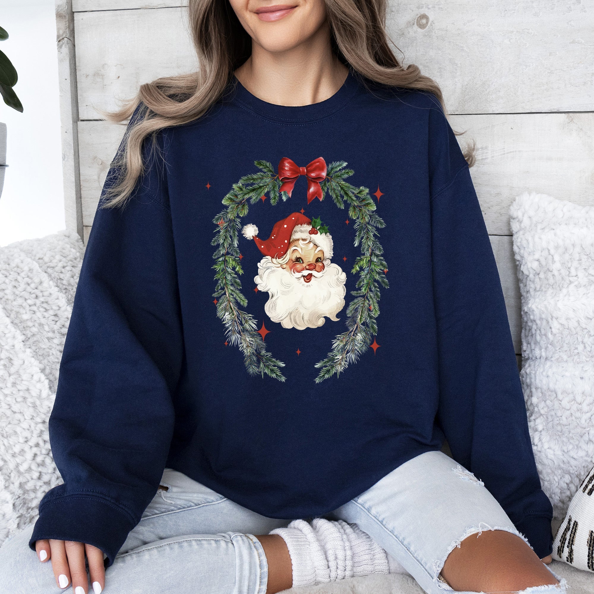 Retro Santa Christmas Vintage Festive Nostalgic Holiday Cheer Old Fashioned Christmas Charm Classic Seasonal Sweatshirt