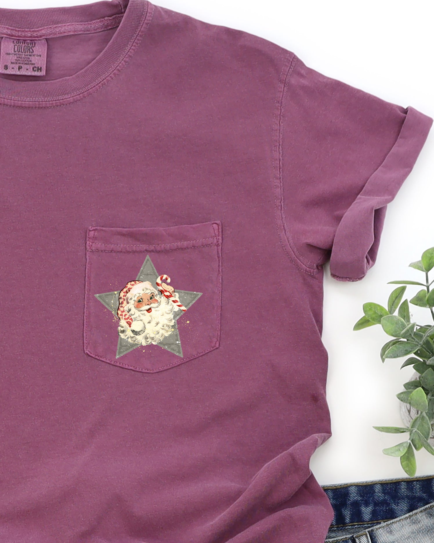 Retro Santa Green Star Christmas Snow Xmas Pocket Scene Vintage Holiday Cheer Comfort Colors Tee