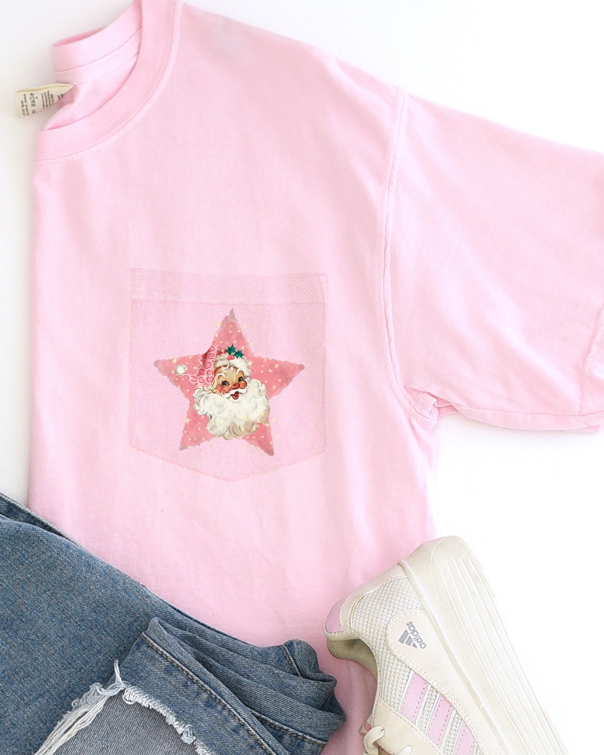 Retro Santa Pink Star Pocket Christmas Snow Winter Xmas Cozy Vintage Holiday Card Art Comfort Colors Tee