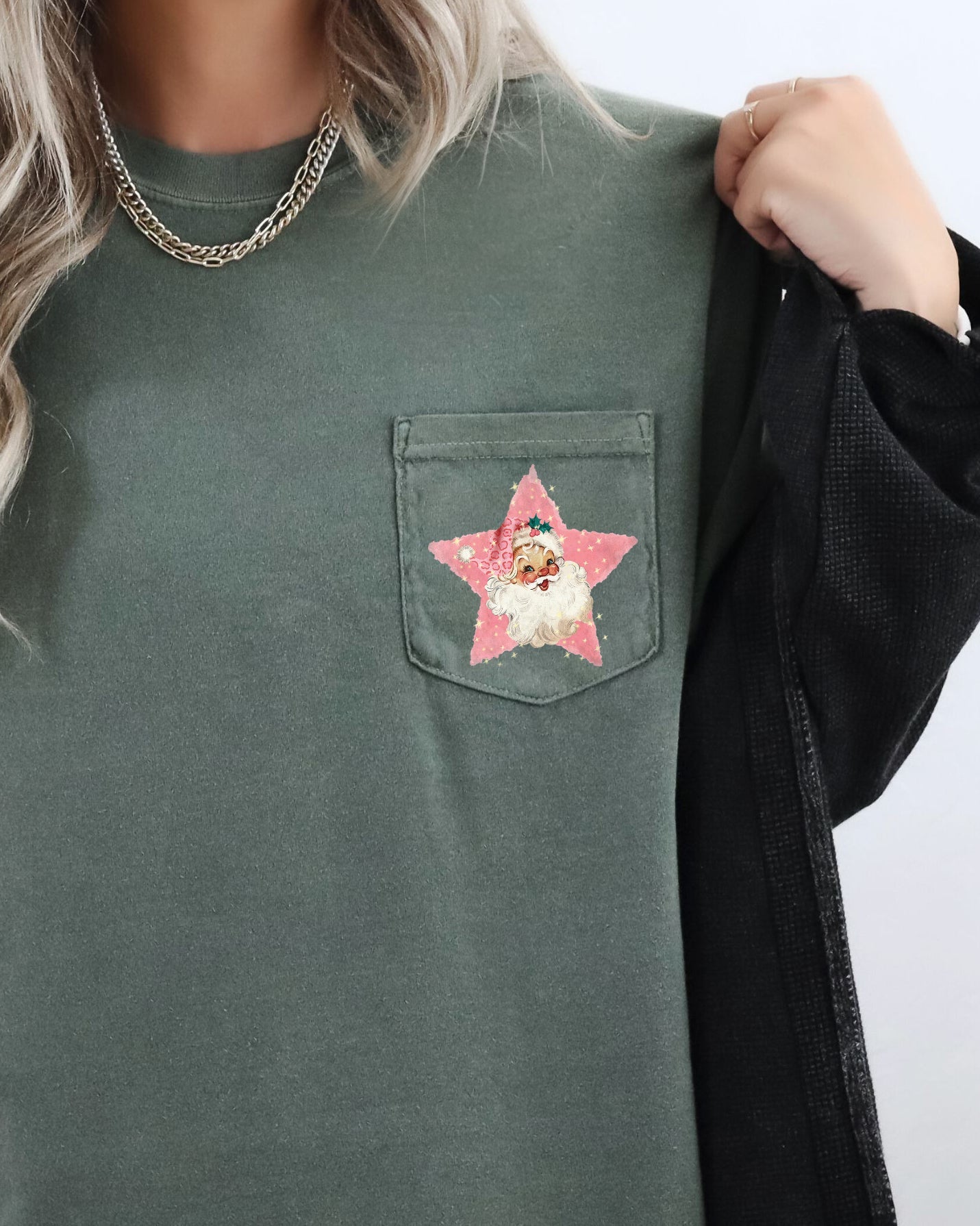 Retro Santa Pink Star Pocket Christmas Snow Winter Xmas Cozy Vintage Holiday Card Art Comfort Colors Tee