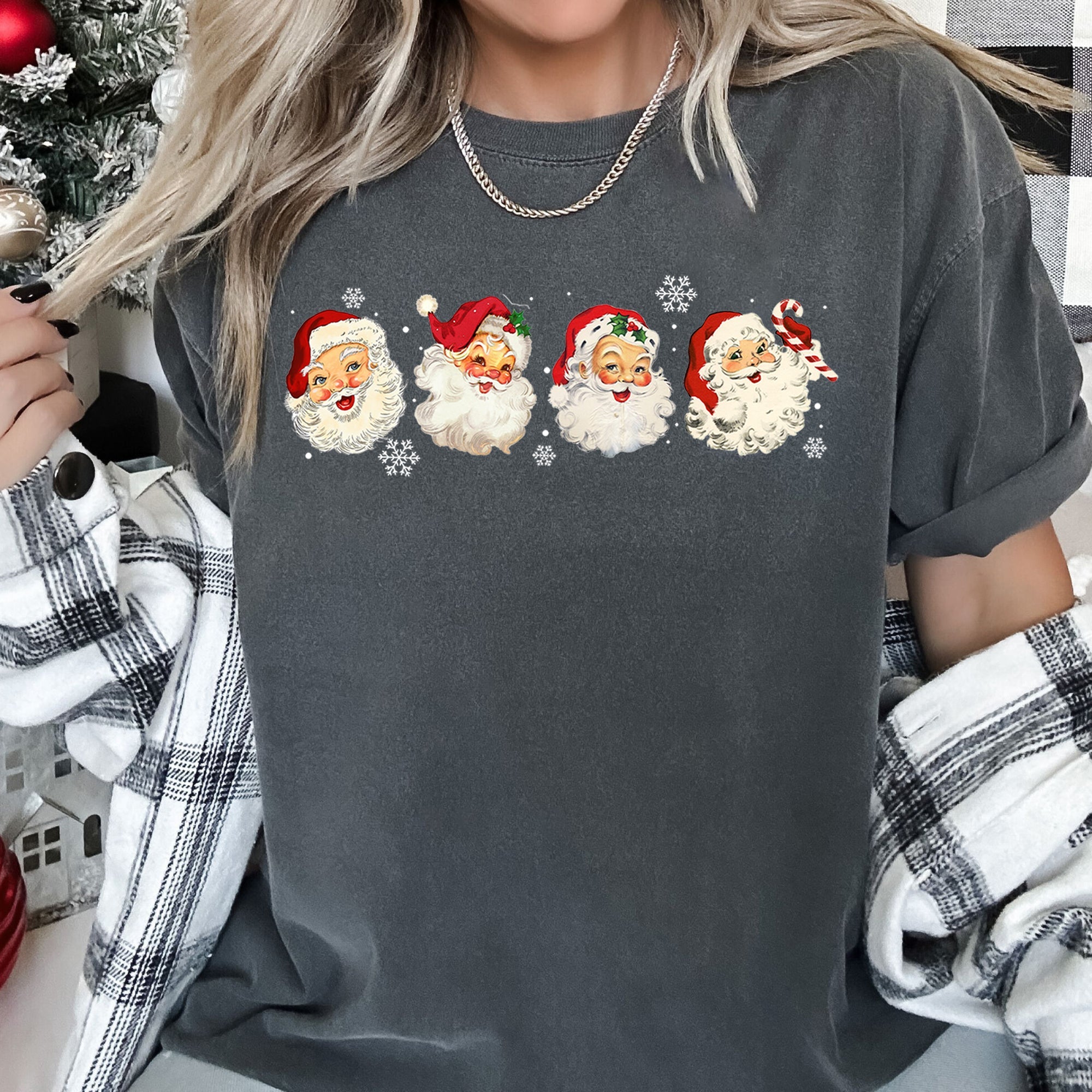 Retro Santas With Snowflakes Christmas Vintage Santa Illustration Print Comfort Colors Tee
