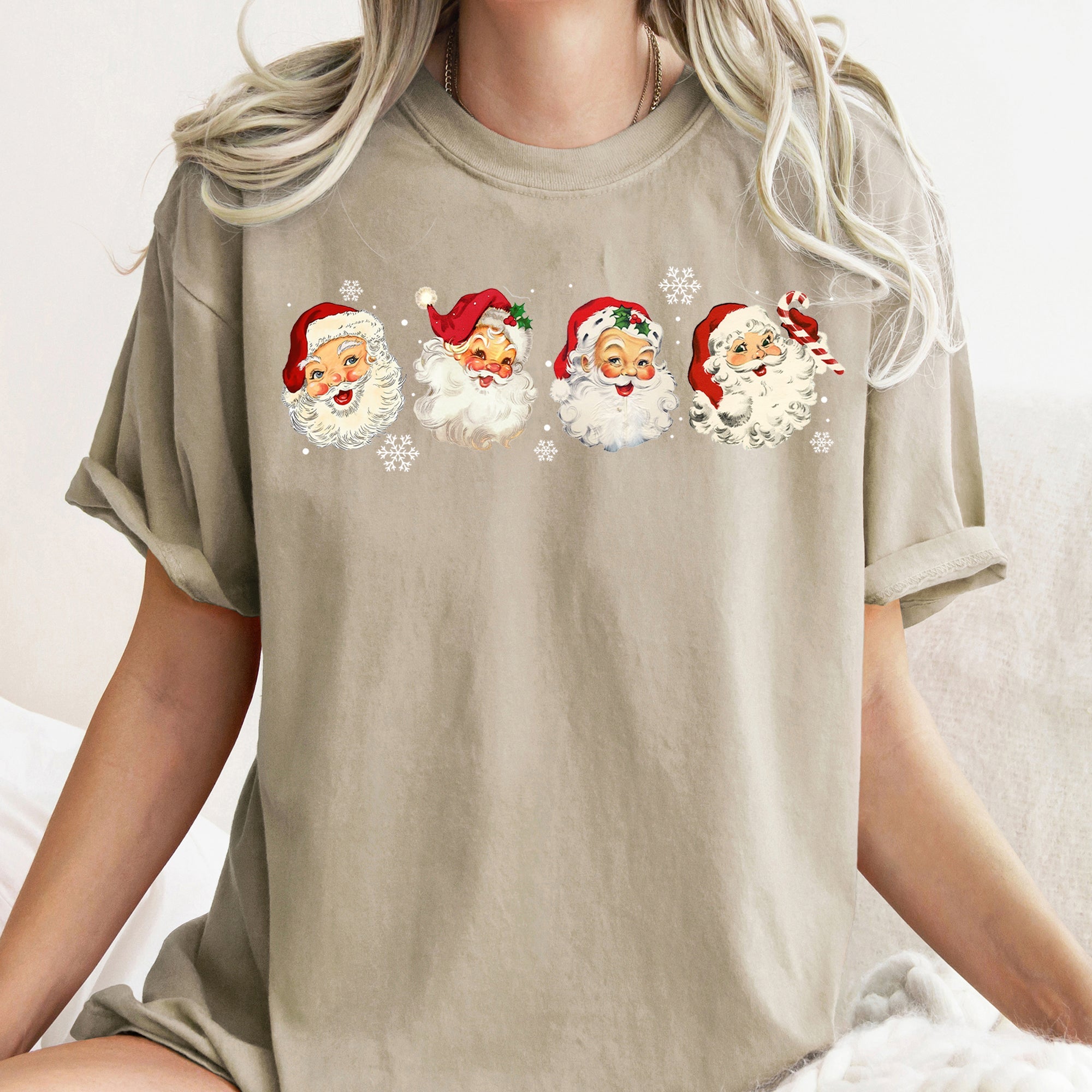Retro Santas With Snowflakes Christmas Vintage Santa Illustration Print Comfort Colors Tee