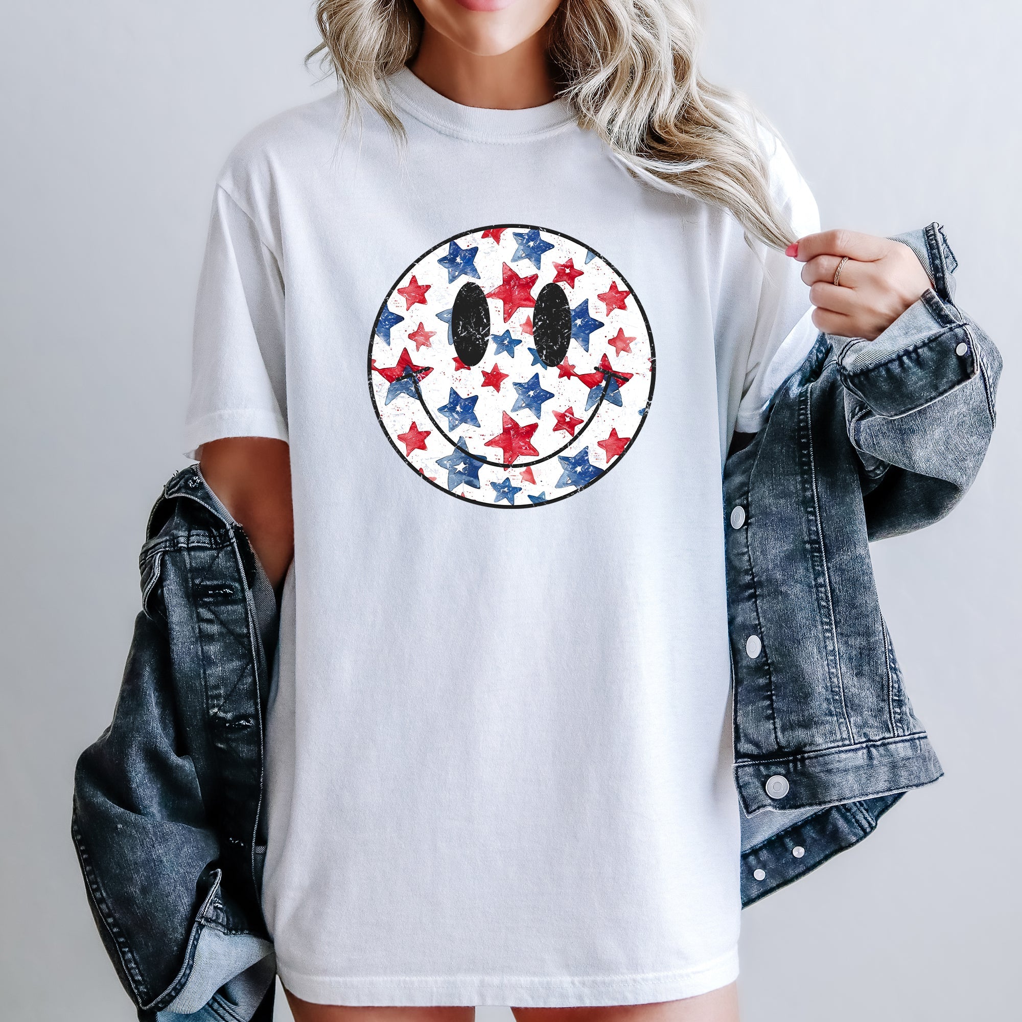 Retro Smiley Vintage Patriotic USA Fourth of July Emblem Icon Badge Comfort Colors Tee