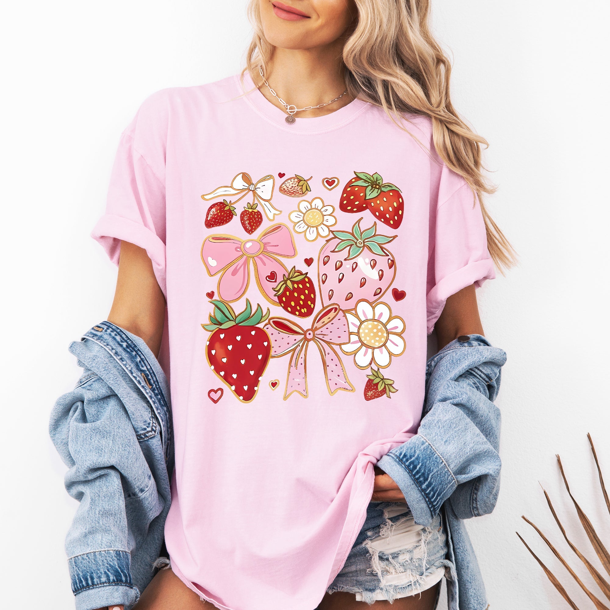 Retro Strawberries And Daisies Vintage Floral Print Pretty Nostalgic Summer Vibe Comfort Colors Tee
