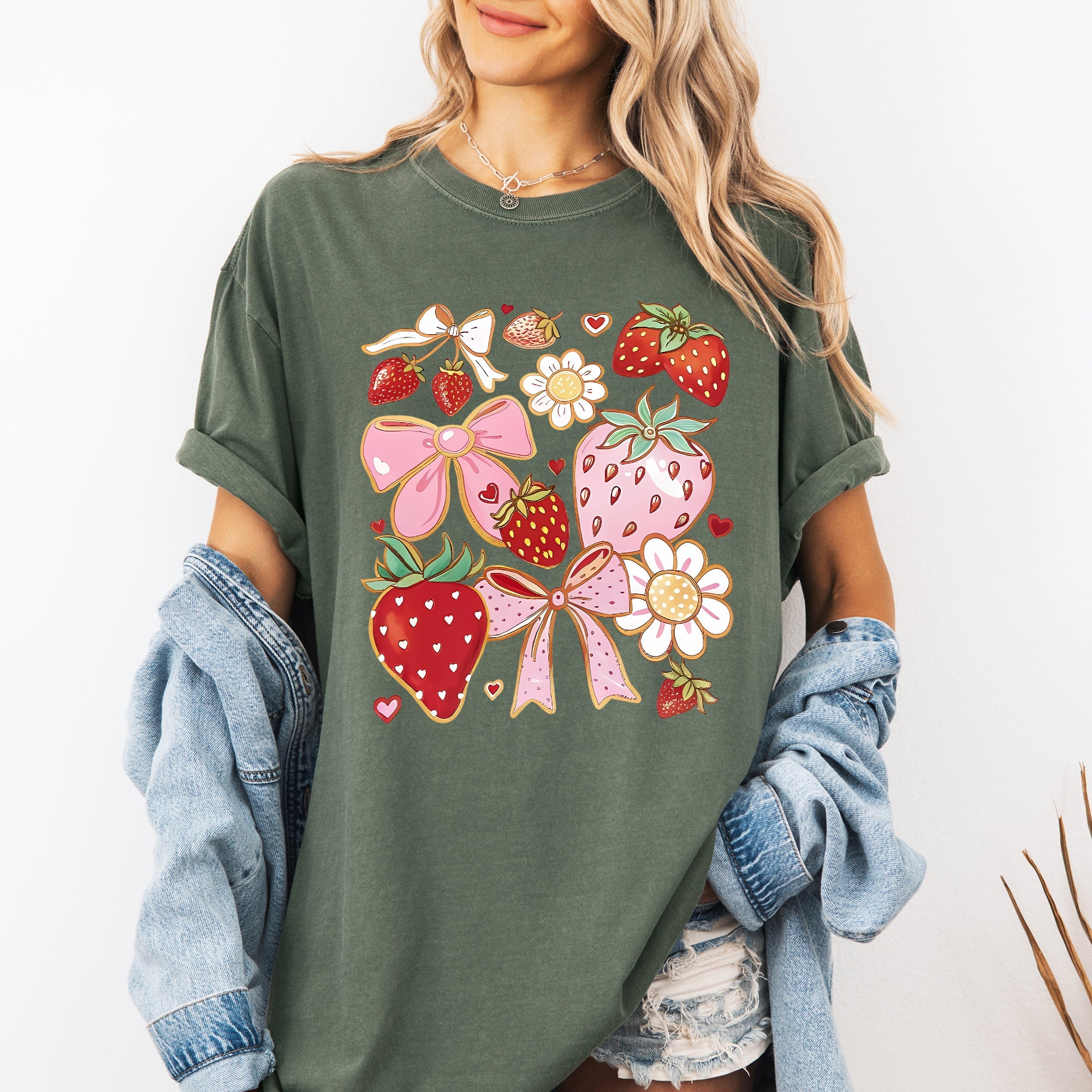 Retro Strawberries And Daisies Vintage Floral Print Pretty Nostalgic Summer Vibe Comfort Colors Tee