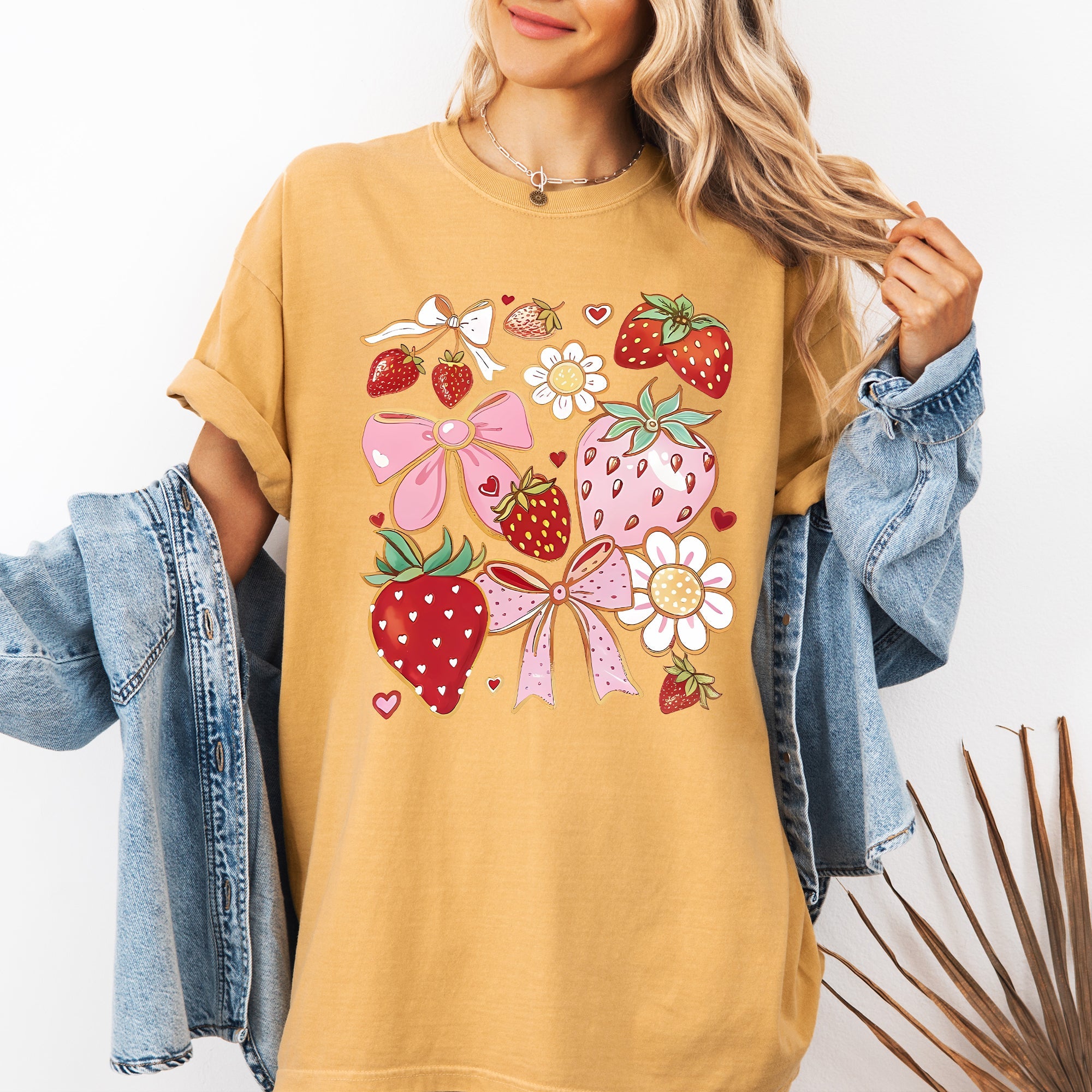 Retro Strawberries And Daisies Vintage Floral Print Pretty Nostalgic Summer Vibe Comfort Colors Tee