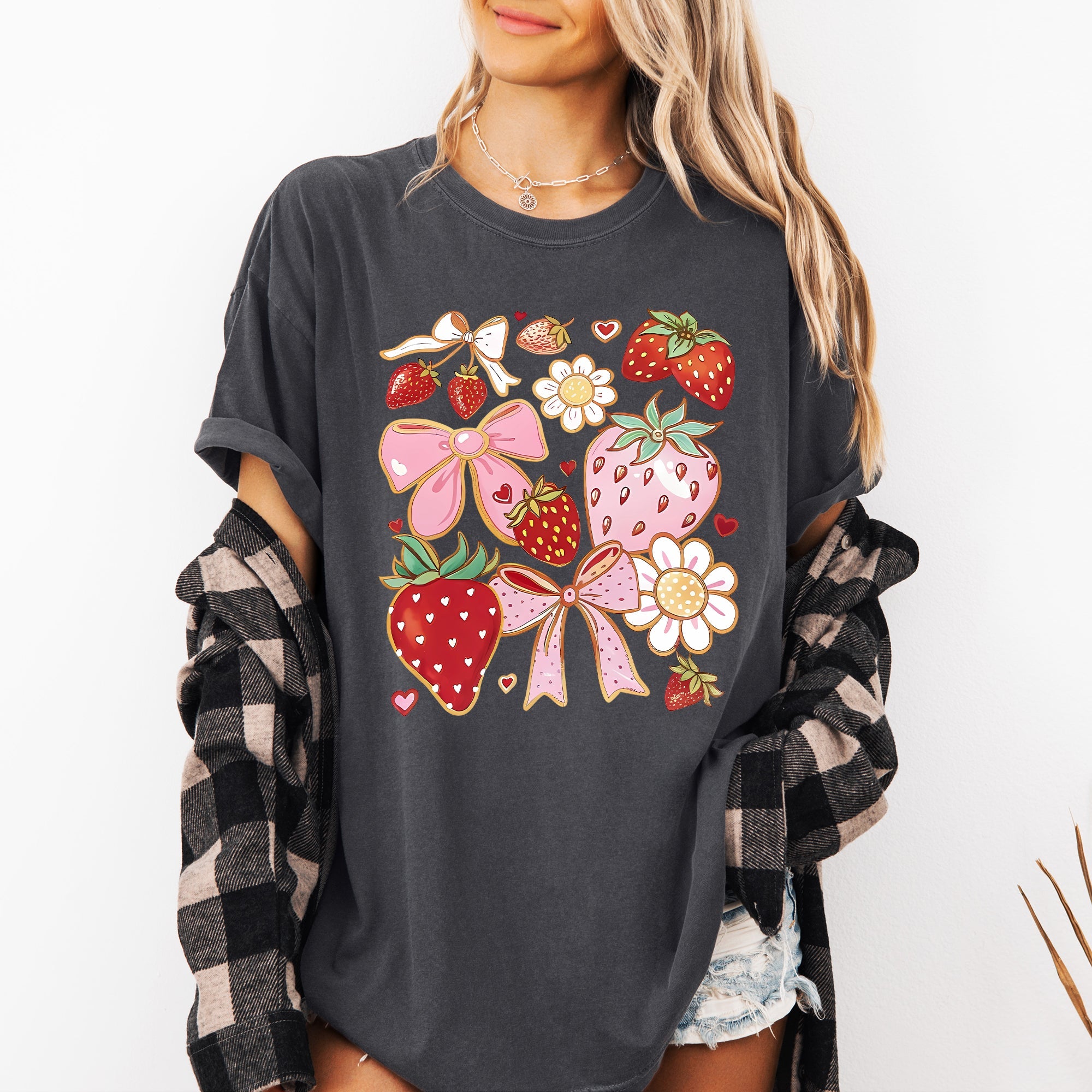 Retro Strawberries And Daisies Vintage Floral Print Pretty Nostalgic Summer Vibe Comfort Colors Tee