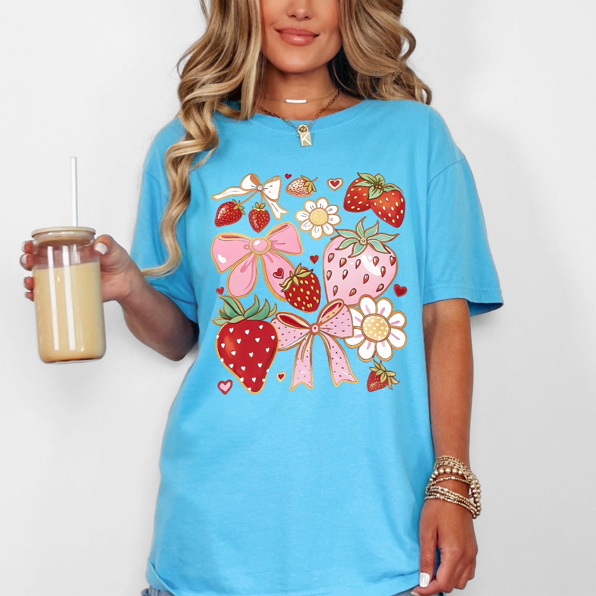 Retro Strawberries And Daisies Vintage Floral Print Pretty Nostalgic Summer Vibe Comfort Colors Tee
