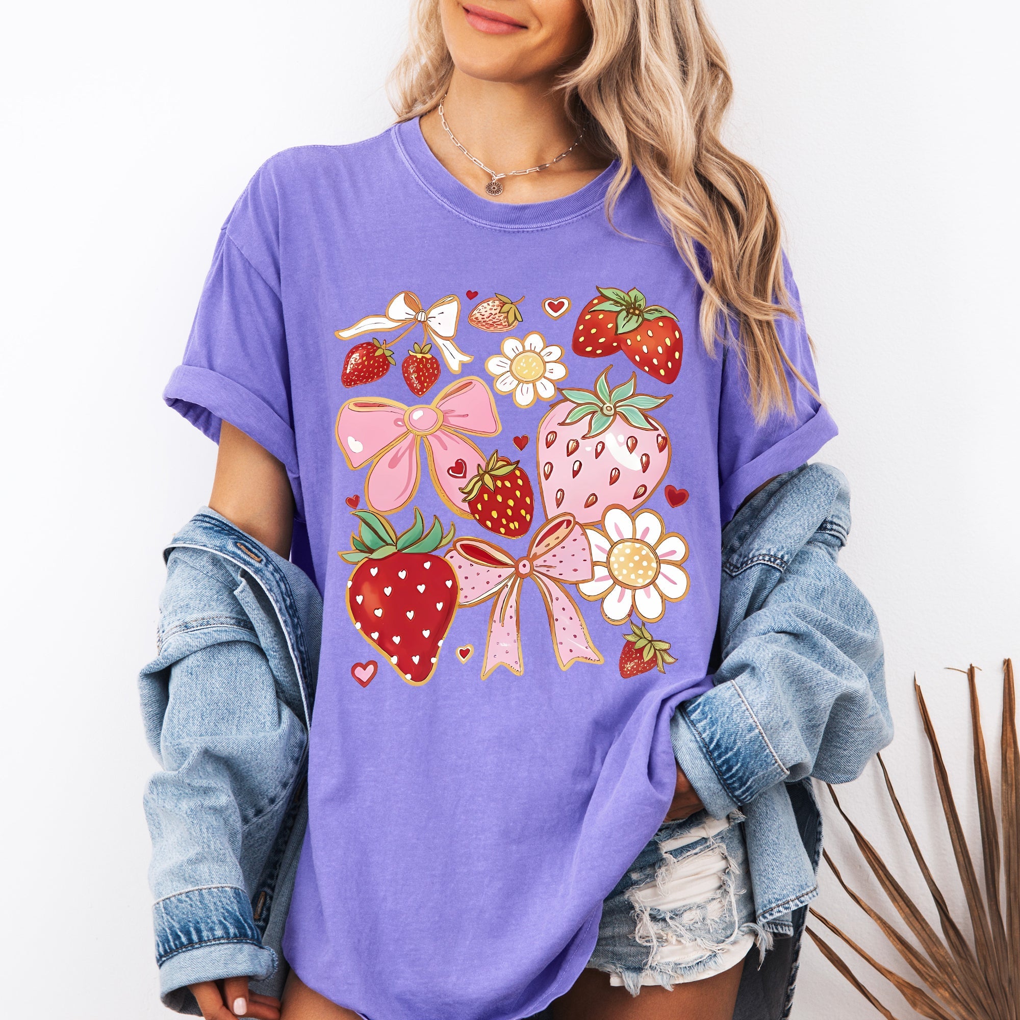Retro Strawberries And Daisies Vintage Floral Print Pretty Nostalgic Summer Vibe Comfort Colors Tee