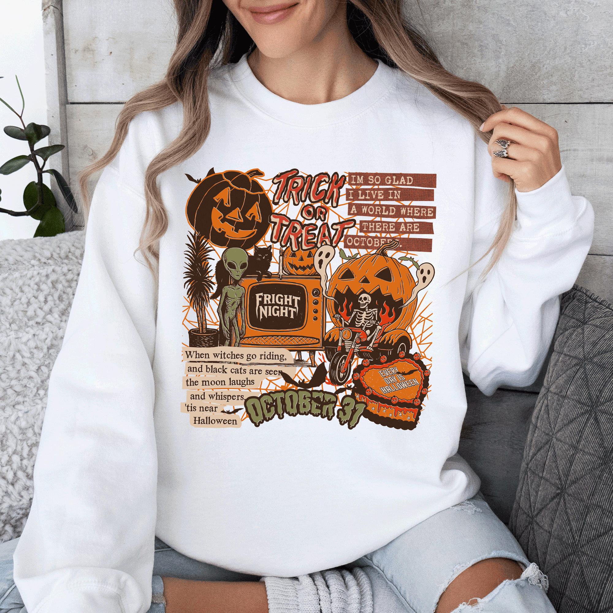 Retro Trick Or Treat Creep Halloween Spooky Vintage Nostalgia Throwback Sweatshirt
