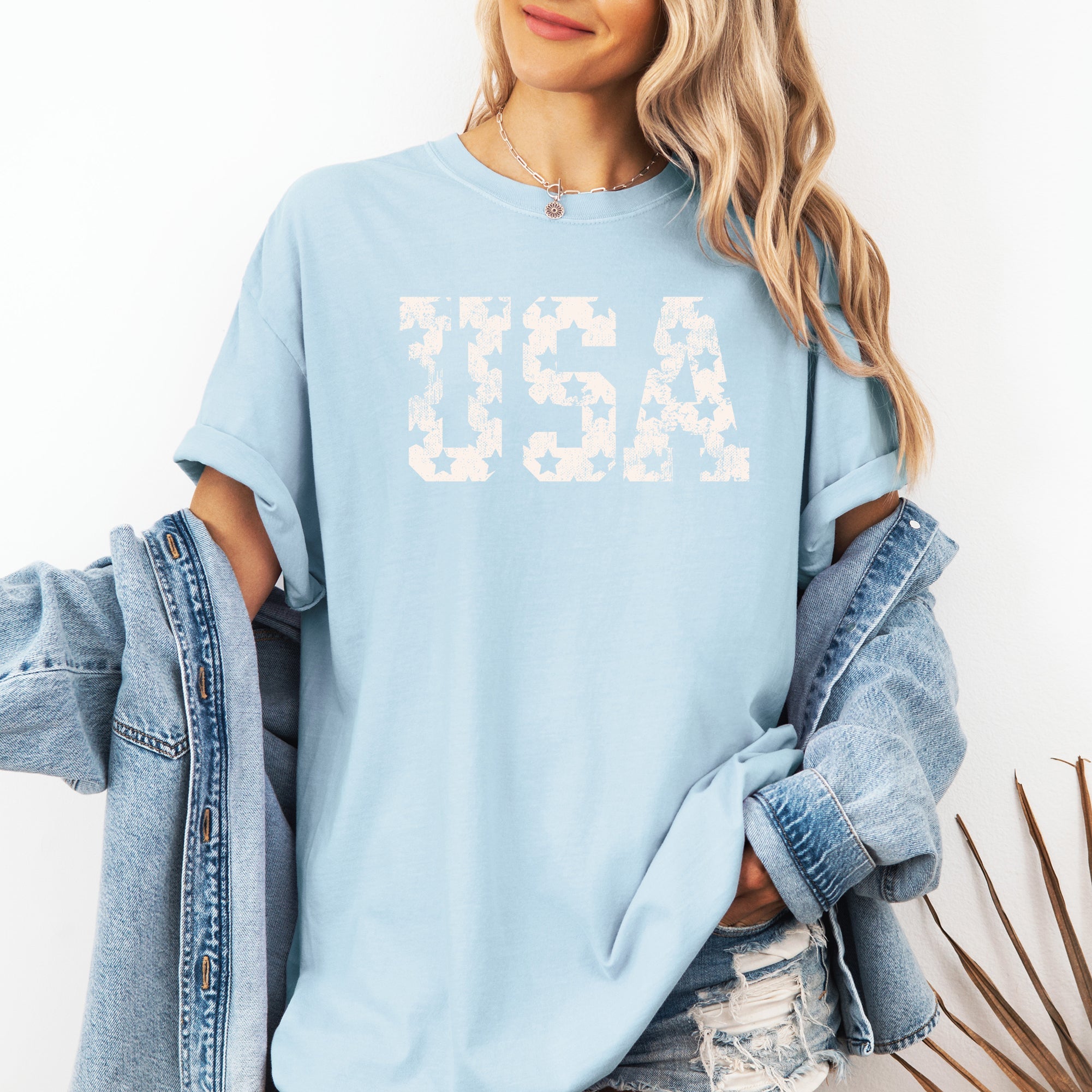 Retro USA Stars Patriotic Emblem Vintage Flag Inspired Heritage Artwork Comfort Colors Tee