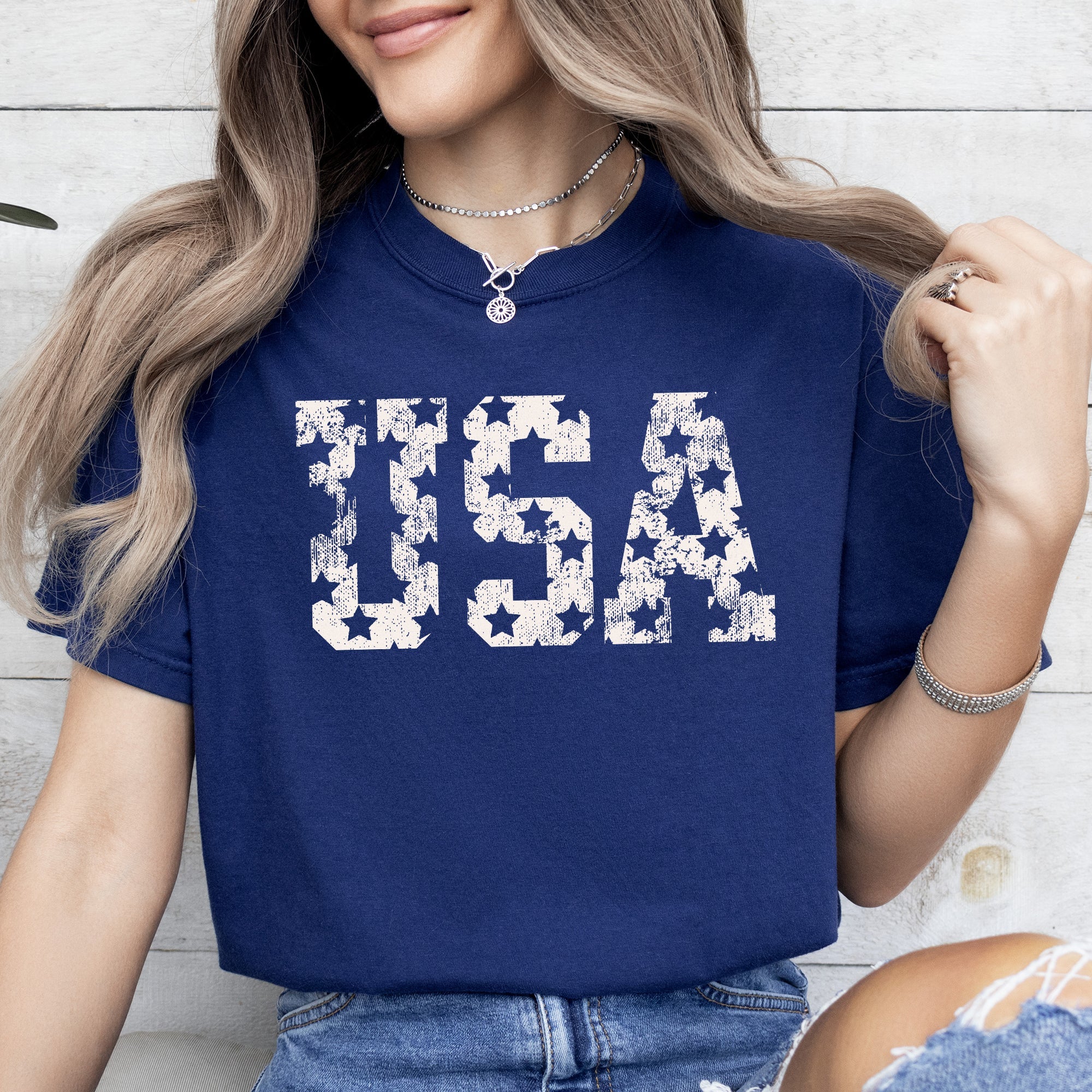 Retro USA Stars Patriotic Emblem Vintage Flag Inspired Heritage Artwork Comfort Colors Tee