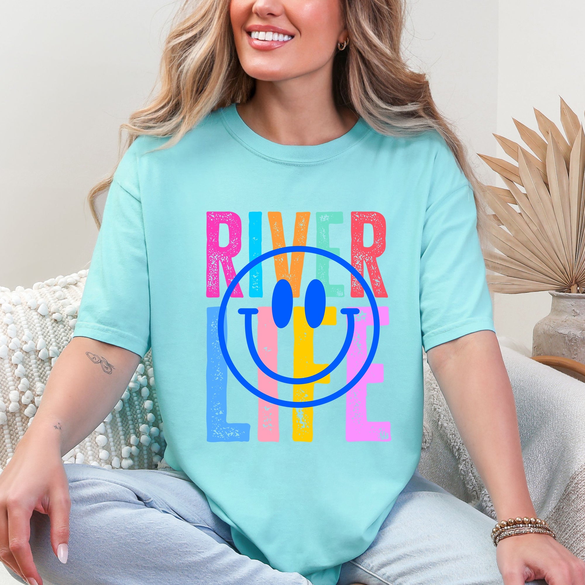 River Life Float Summer River Rat Retro Vintage Vibe Graphic Artwork Edition Comfort Colors Tee