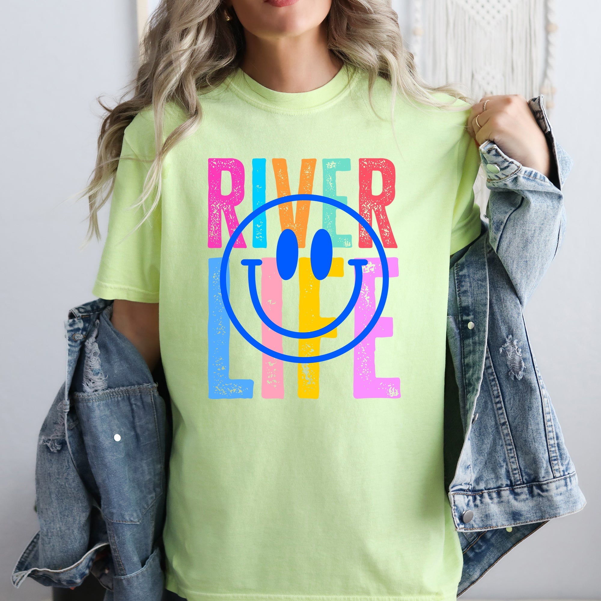 River Life Float Summer River Rat Retro Vintage Vibe Graphic Artwork Edition Comfort Colors Tee