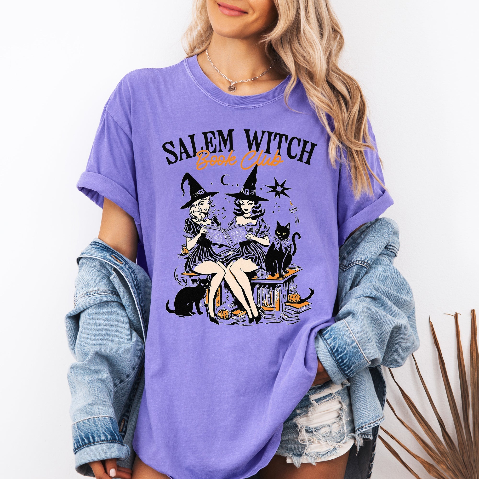 Salem Book Club Cute Cats Retro Vintage Halloween Reading Books Comfort Colors Tee