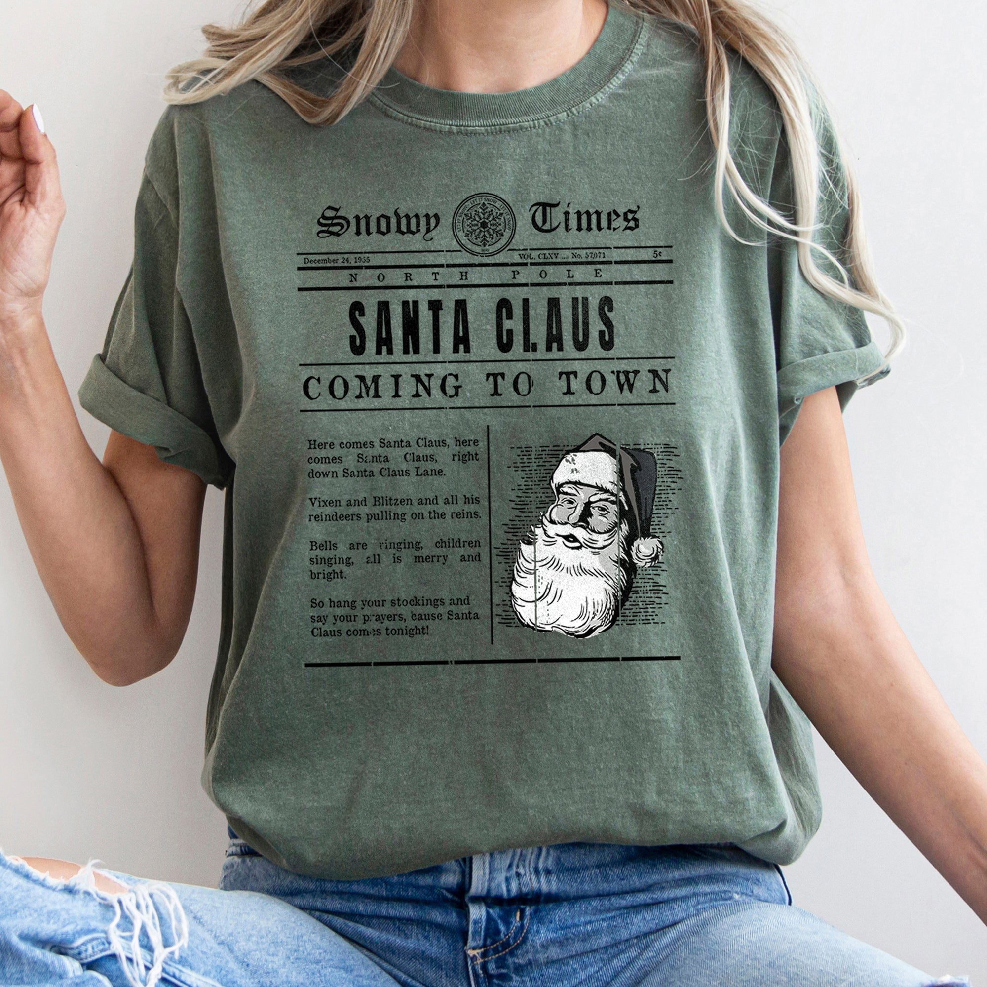 Santa Claus Is Coming To Town Retro Newspaper Vintage Christmas Comfort Colors Tee