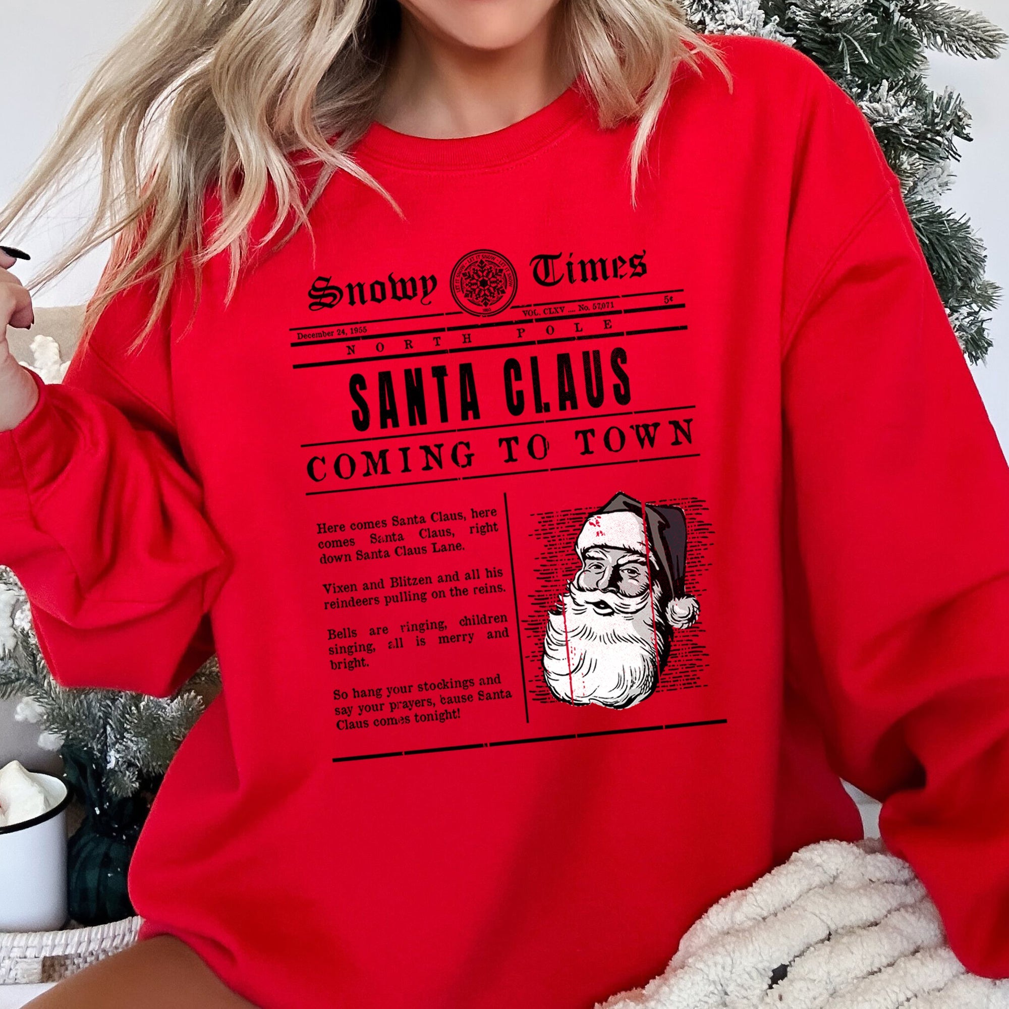 Santa Claus Is Coming To Town, Retro Newspaper Christmas Edition Vintage Print Sweatshirt