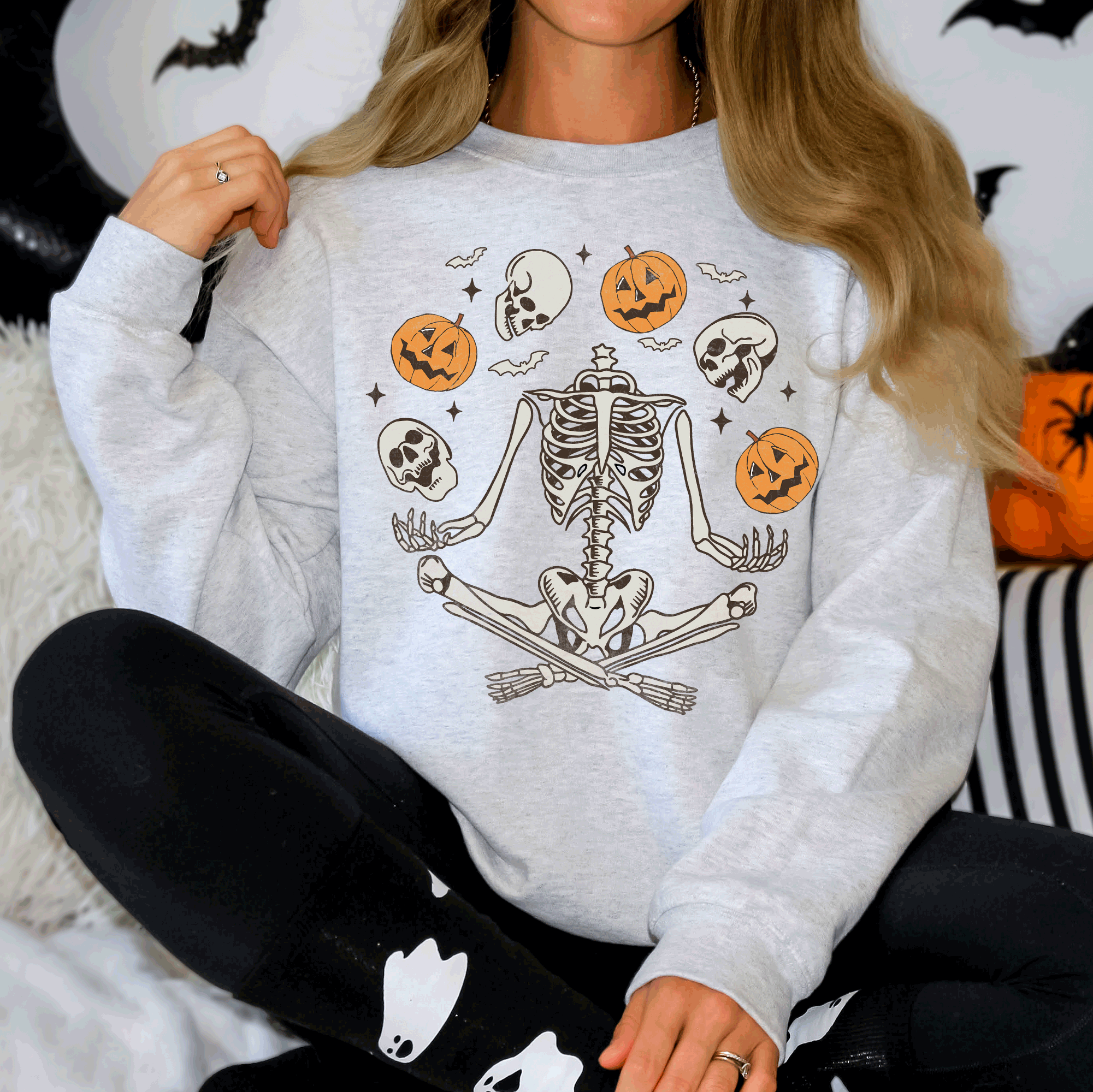 Skeleton, Juggling, Halloween, Jack-O-Lantern Sweatshirt