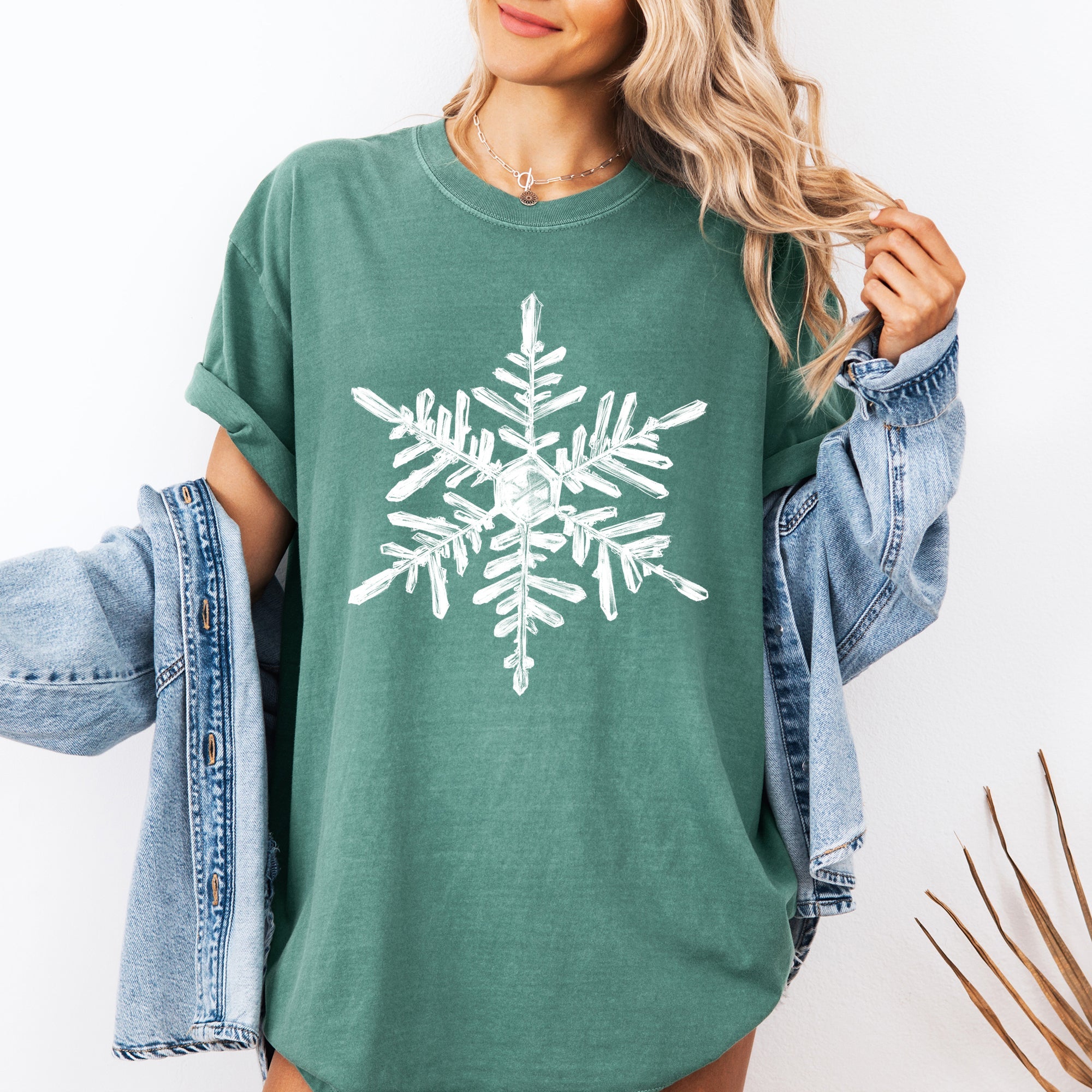 Snowflake Beautiful Winter Christmas Snow Xmas Edition Vintage Holiday Design Comfort Colors Tee