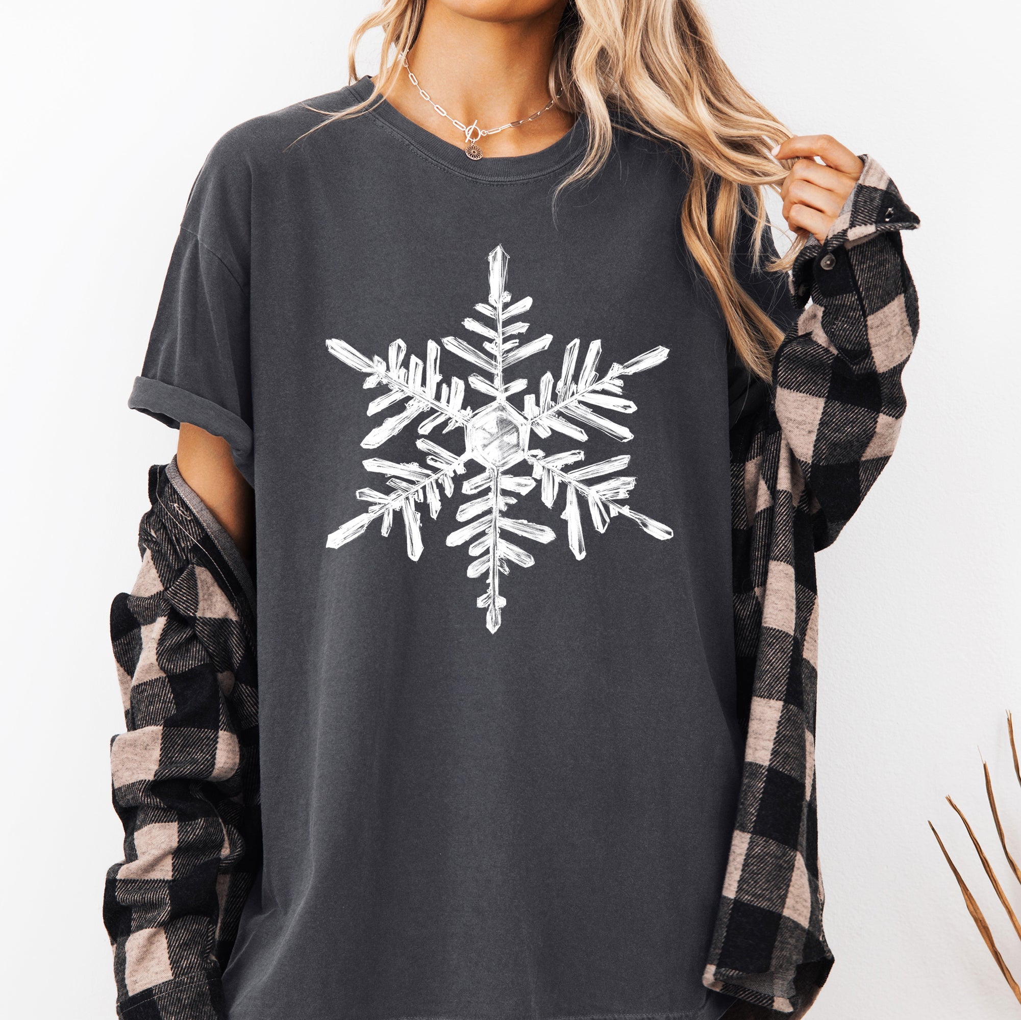 Snowflake Beautiful Winter Christmas Snow Xmas Edition Vintage Holiday Design Comfort Colors Tee