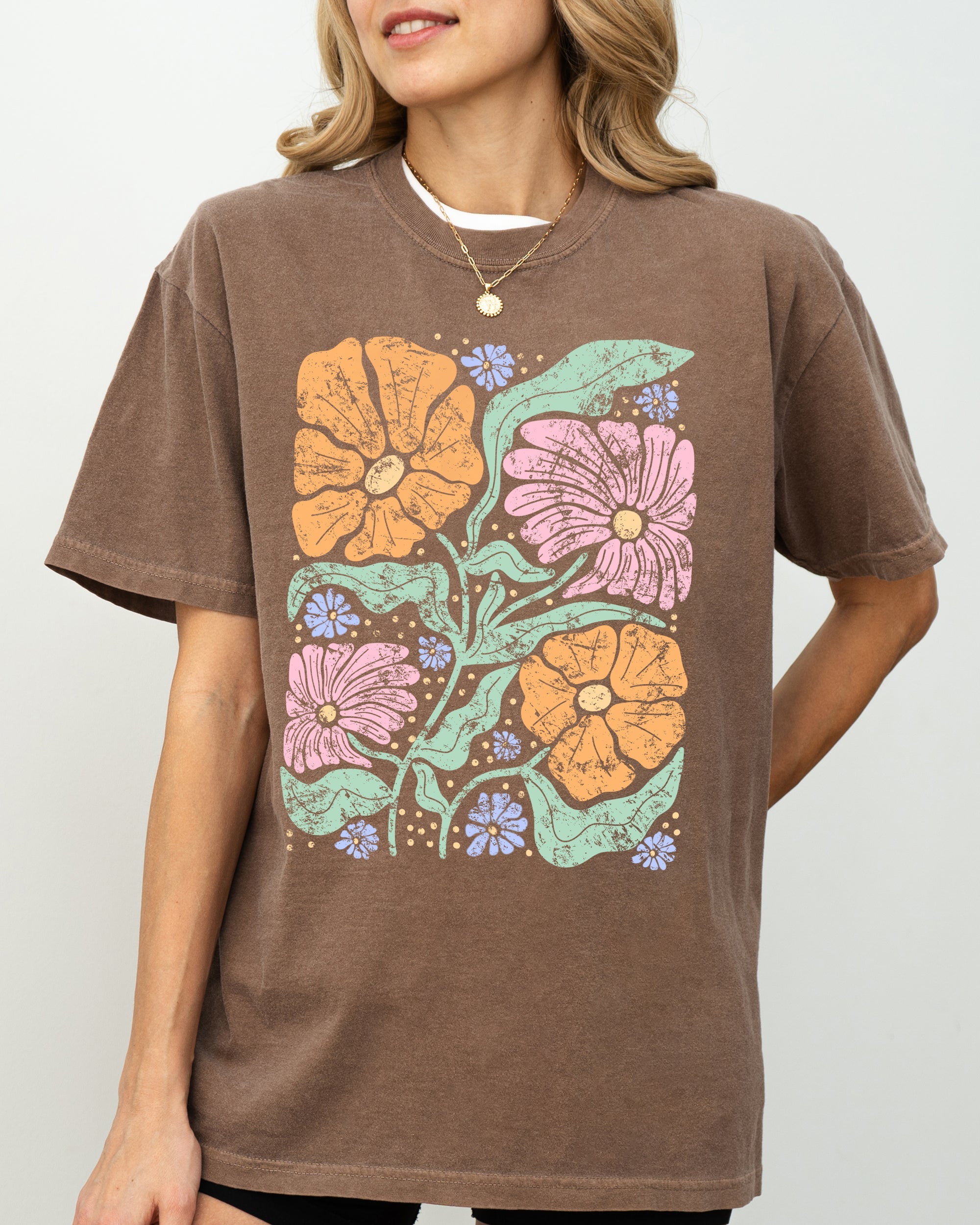 Soft Gorgeous Abstract Boho Floral Summer Vibes Gardening Festival Nature Comfort Colors Tee