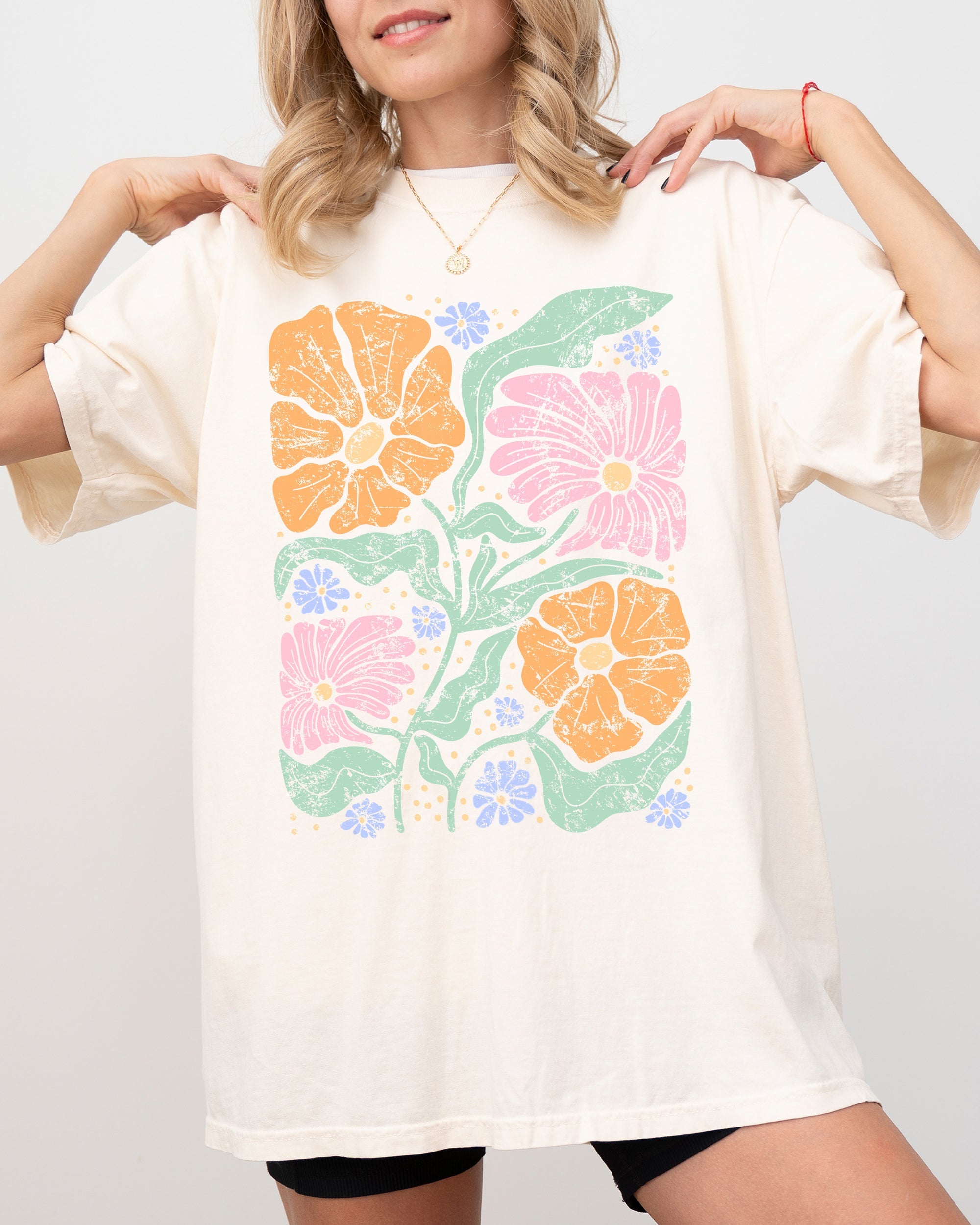 Soft Gorgeous Abstract Boho Floral Summer Vibes Gardening Festival Nature Comfort Colors Tee